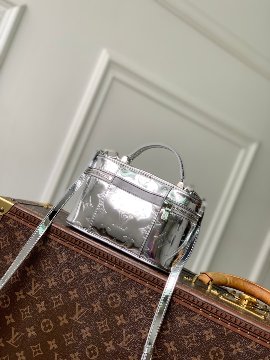 Louis Vuitton Vanity Chain Pouch silver Monogram Miroir canvas M26097 High