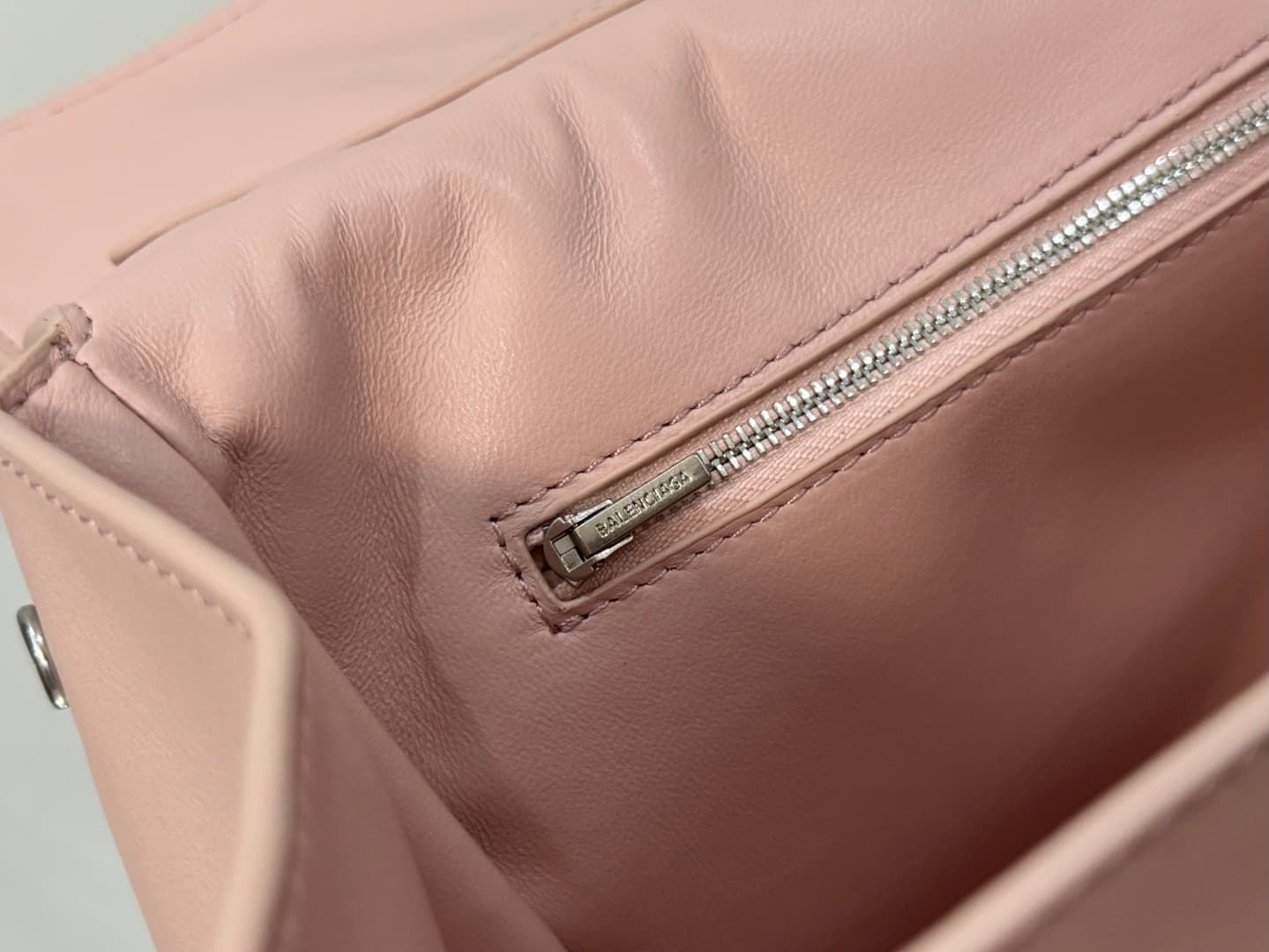 Balenciaga Rodeo Medium Bag in Pink Leather With Silver-Tone Metal TOP