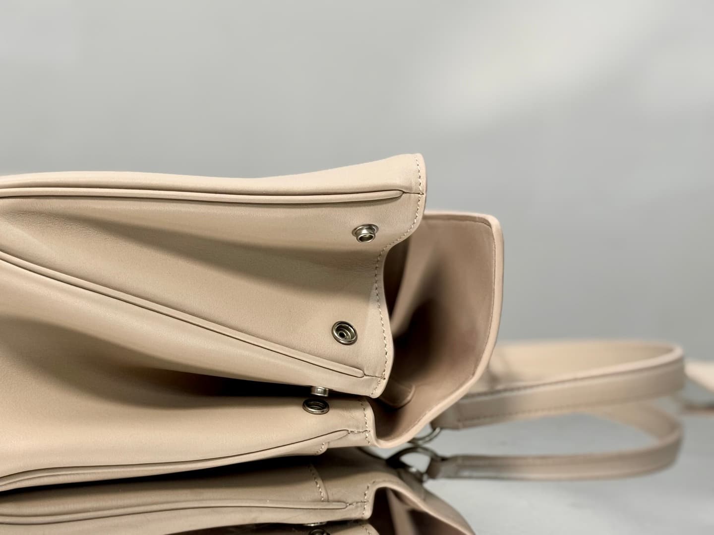 Balenciaga Rodeo Medium Bag in Beige Leather With Silver-Tone Metal TOP