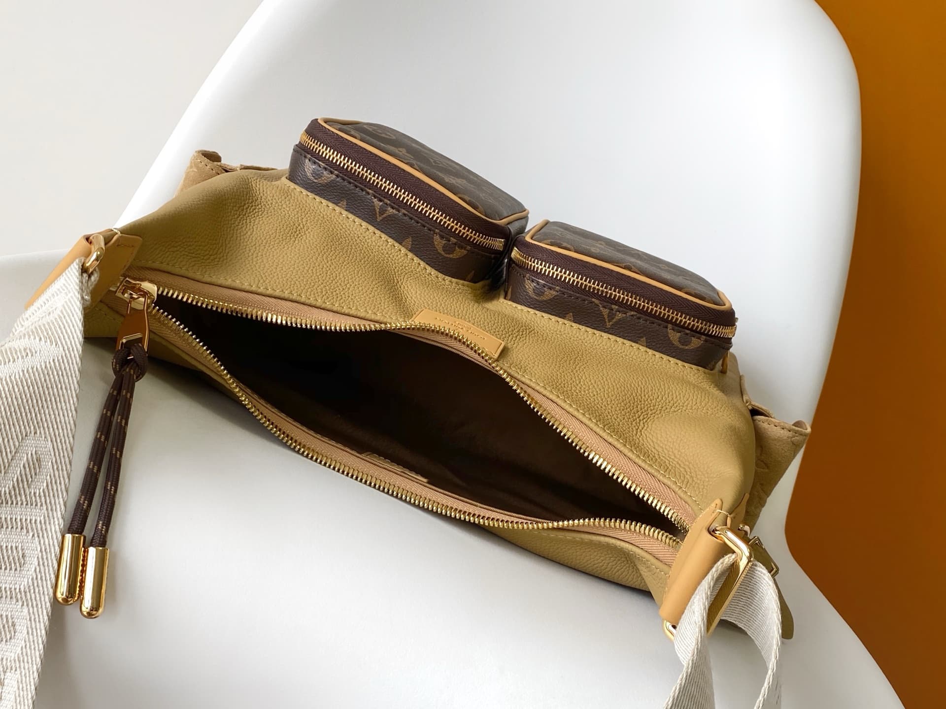Louis Vuitton Grained Cowhide Monogram Hobo Cargo Bag M12697 High