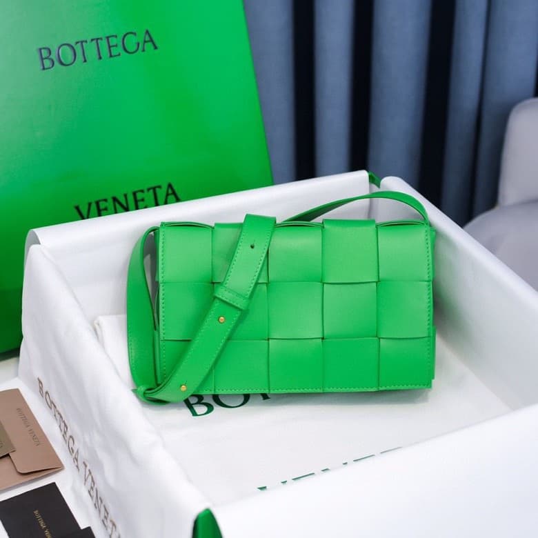 BV CASSETTE BAG Lambskin High