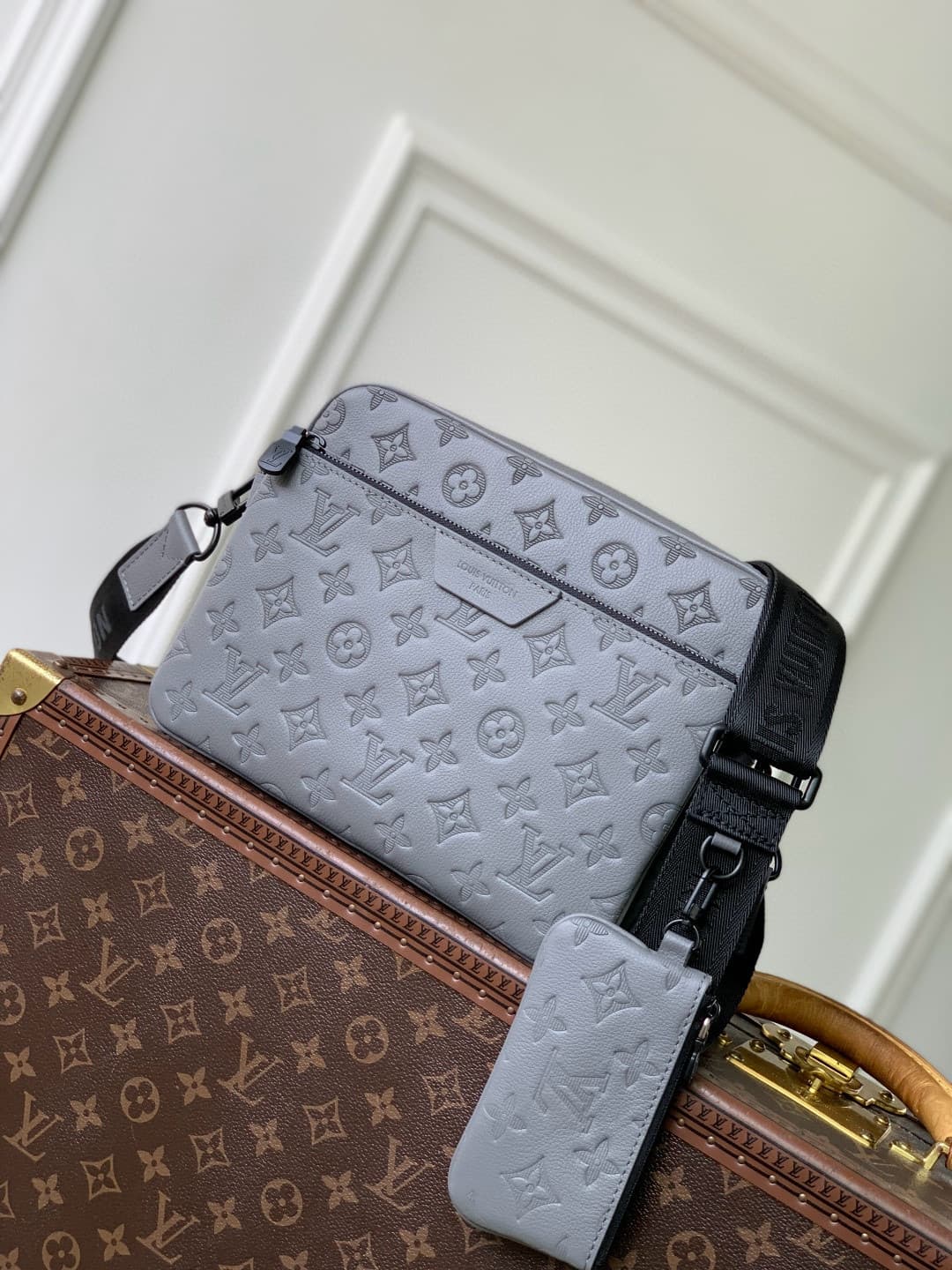 Louis Vuitton Trio Messenger Anthracite Gray Monogram Shadow calfskin leather M27185 High