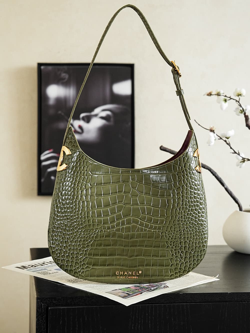 Chanel Hobo bag Prominent Crocodile-embossed & Gold-tone Metal A68012 A