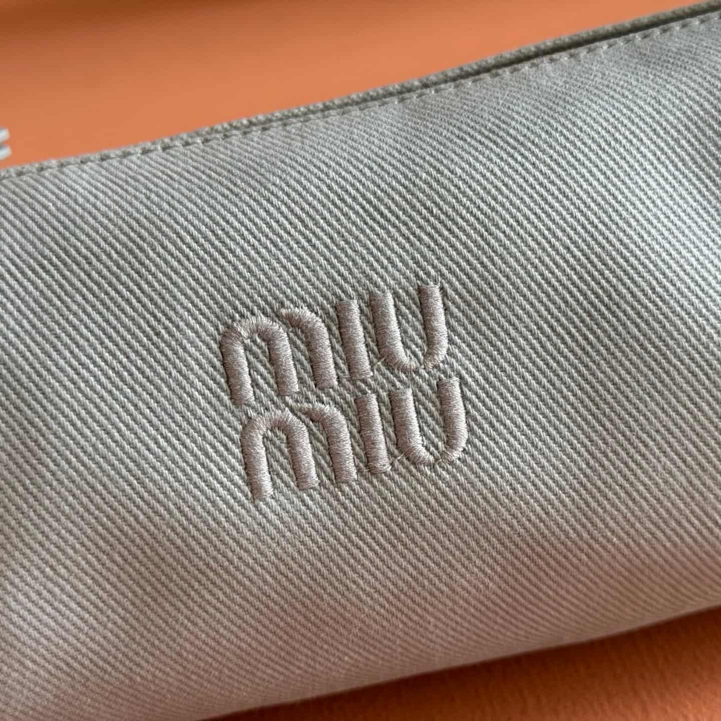 Miu Miu Gabardine pouch Astral Blue/Amaranth 5NE853 TOP
