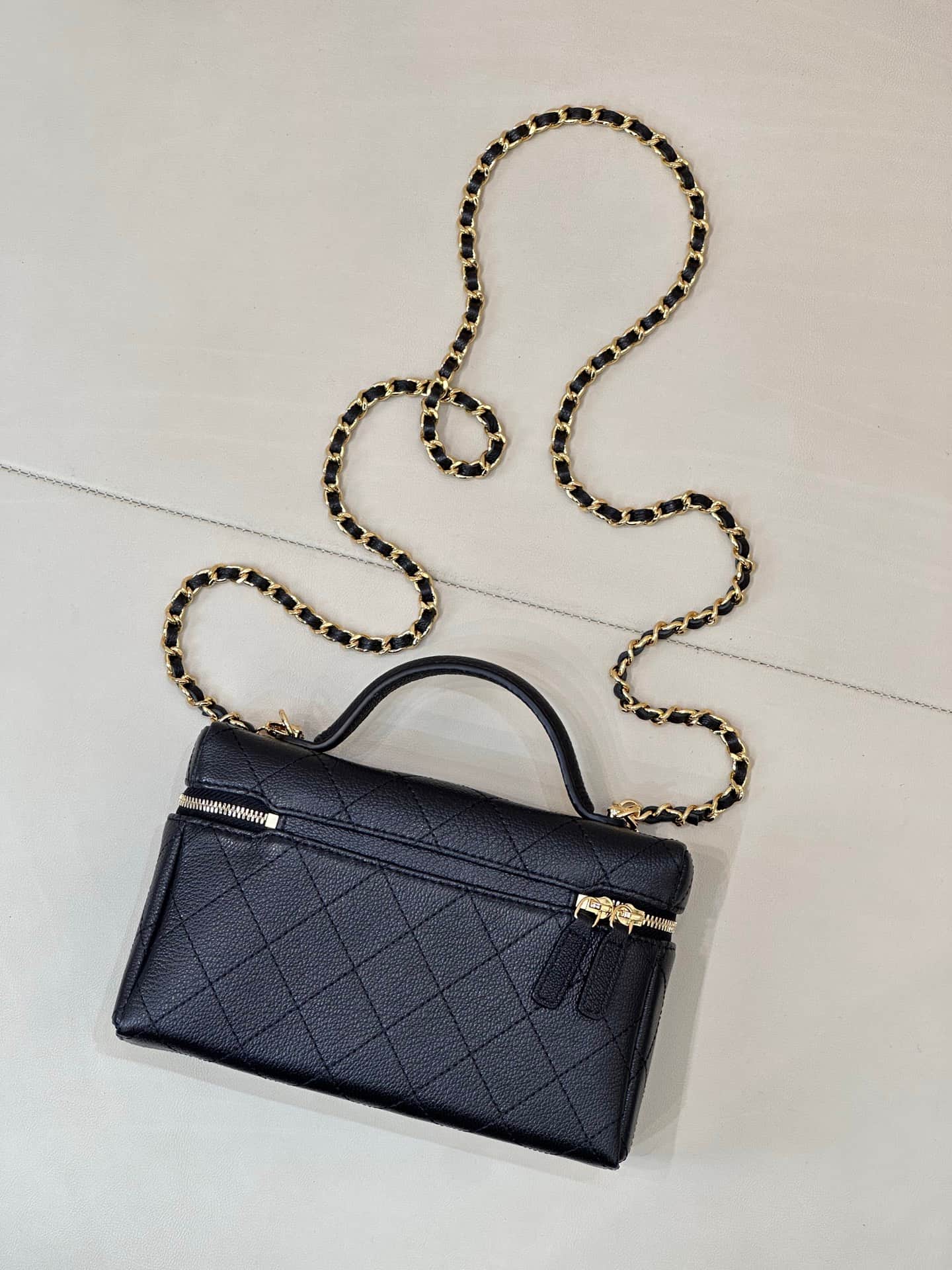 Chanel Vanity with Chain Grained Shiny Calfskin & Gold-Tone Metal Black AP5100 TOP