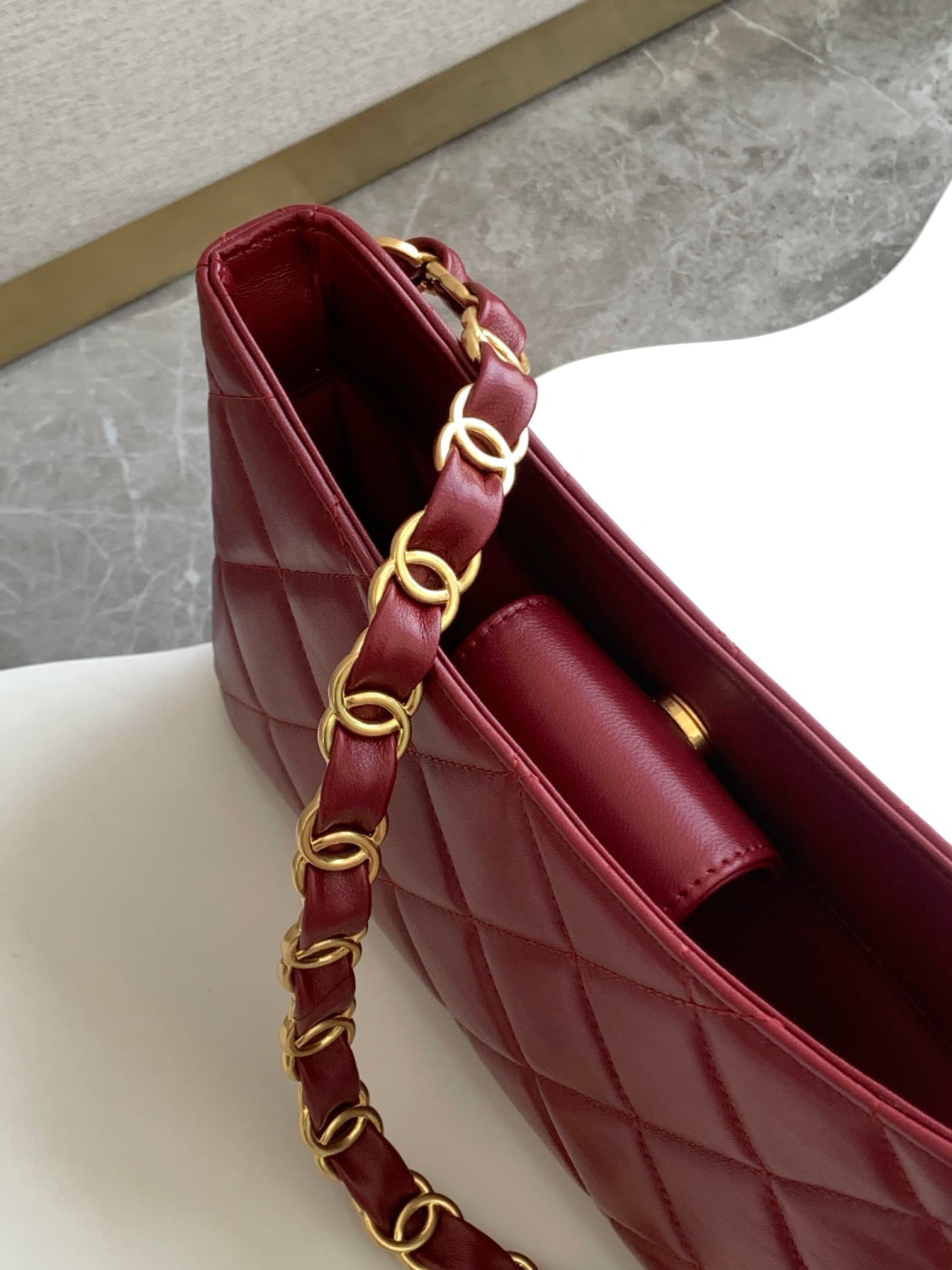 Chanel HOBO HANDBAG AS5177 Lambskin & Gold-Tone Metal Burgundy A