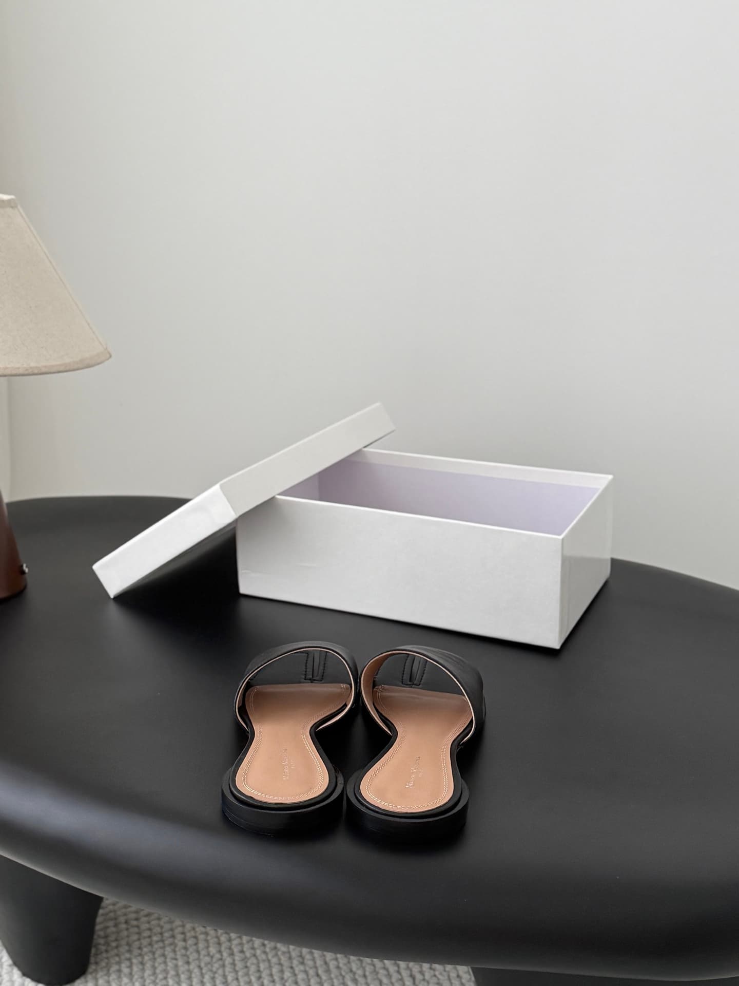 Maison Margiela Split-Toe Tabi Flat Leather Sandals Women