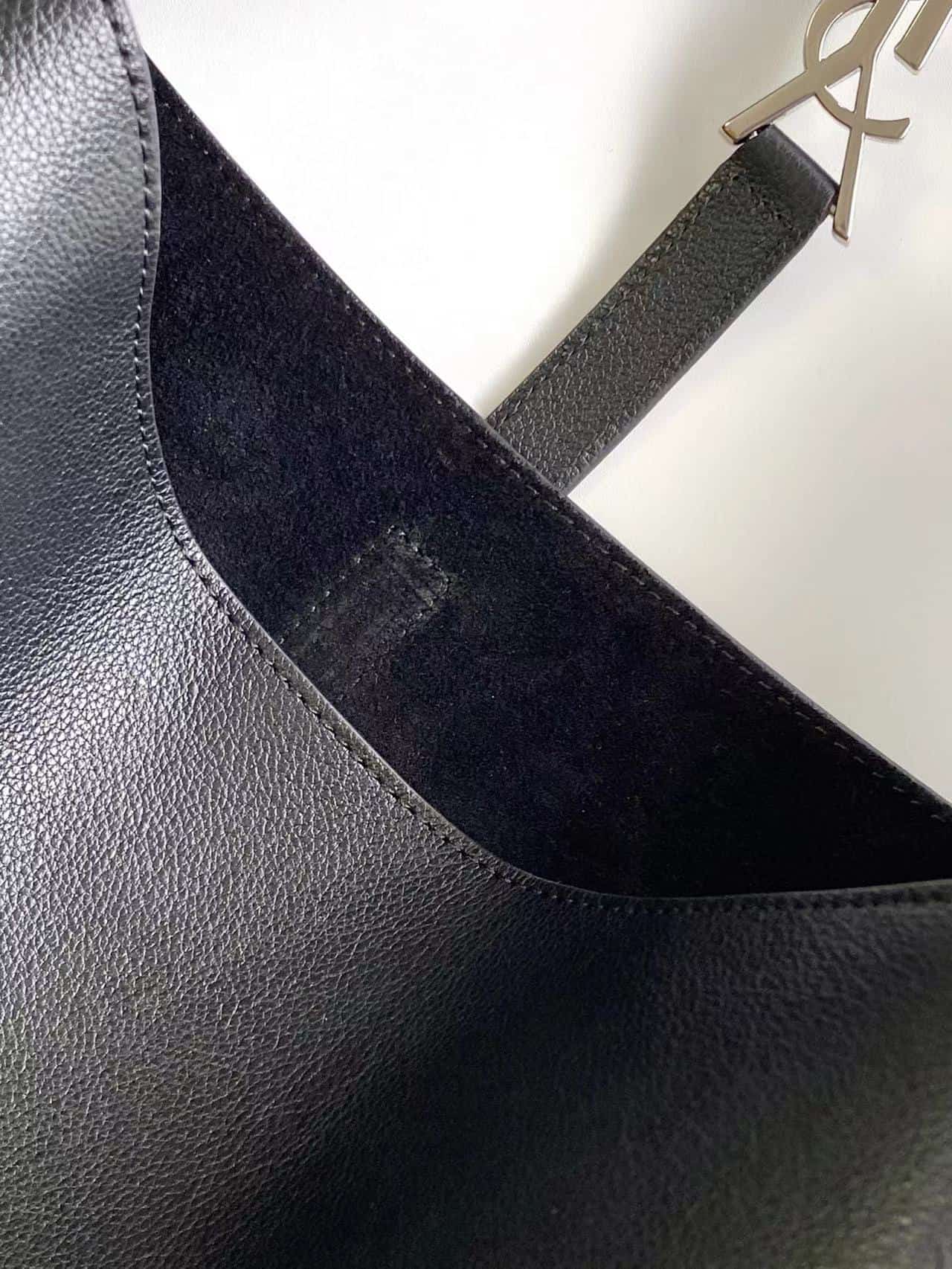 LE 5 À 7 SUPPLE LARGE HOBO BAG LEATHER Silver Metal High