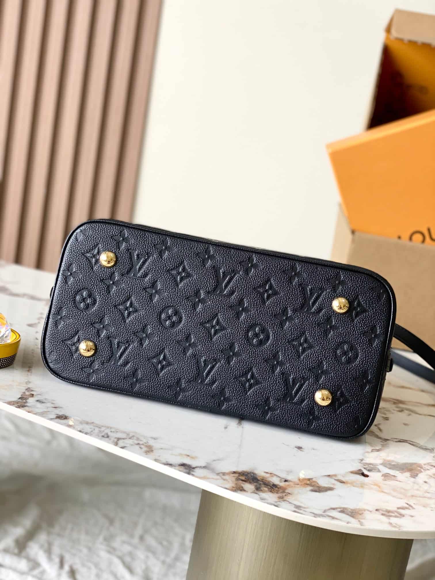 Louis Vuitton Alma PM Black Calfskin leather M26489 TOP
