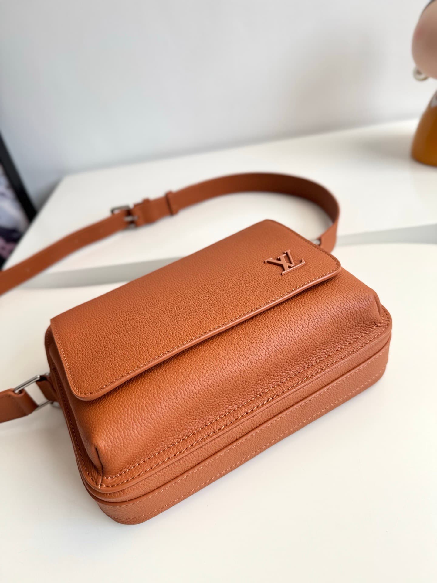Louis Vuitton Boarding Messenger M25981 Tan High