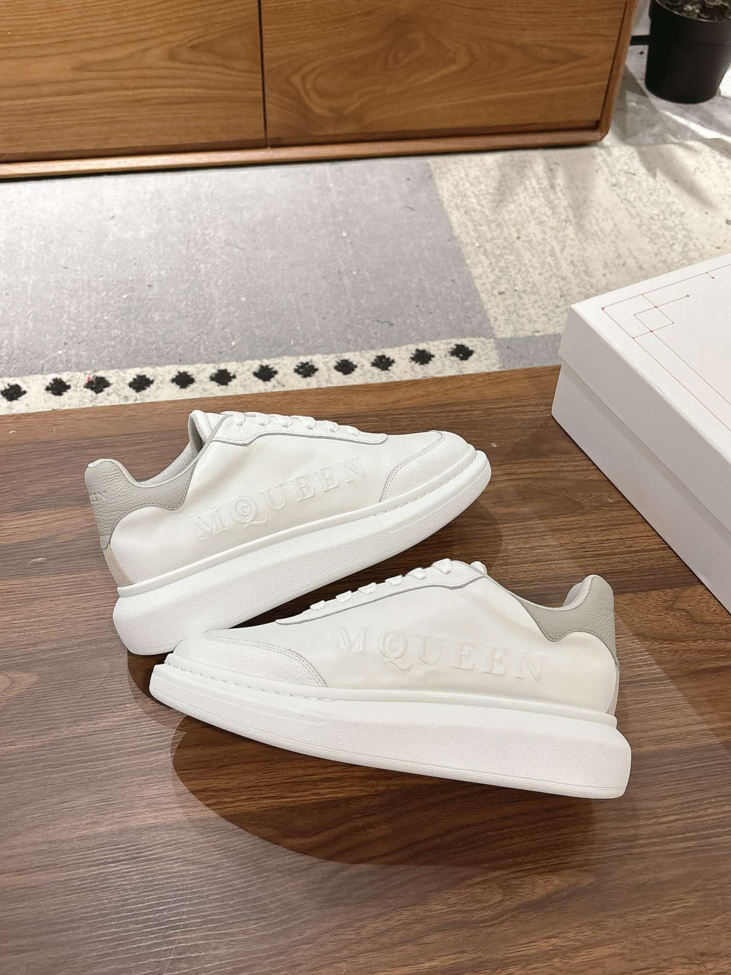 Alexander McQueen Oversized Sneake Shoes Men Women