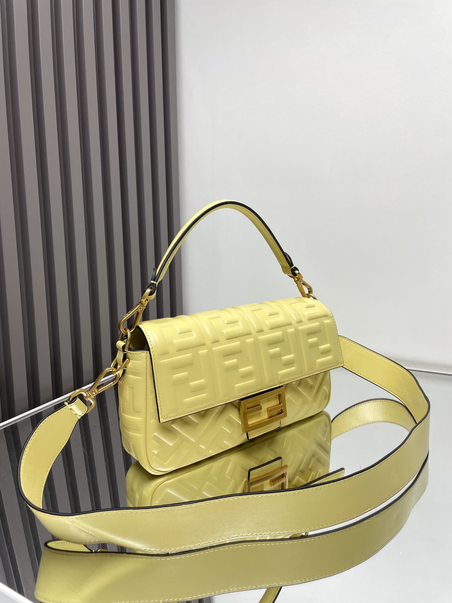 BAGUETTE leather bag Yellow High