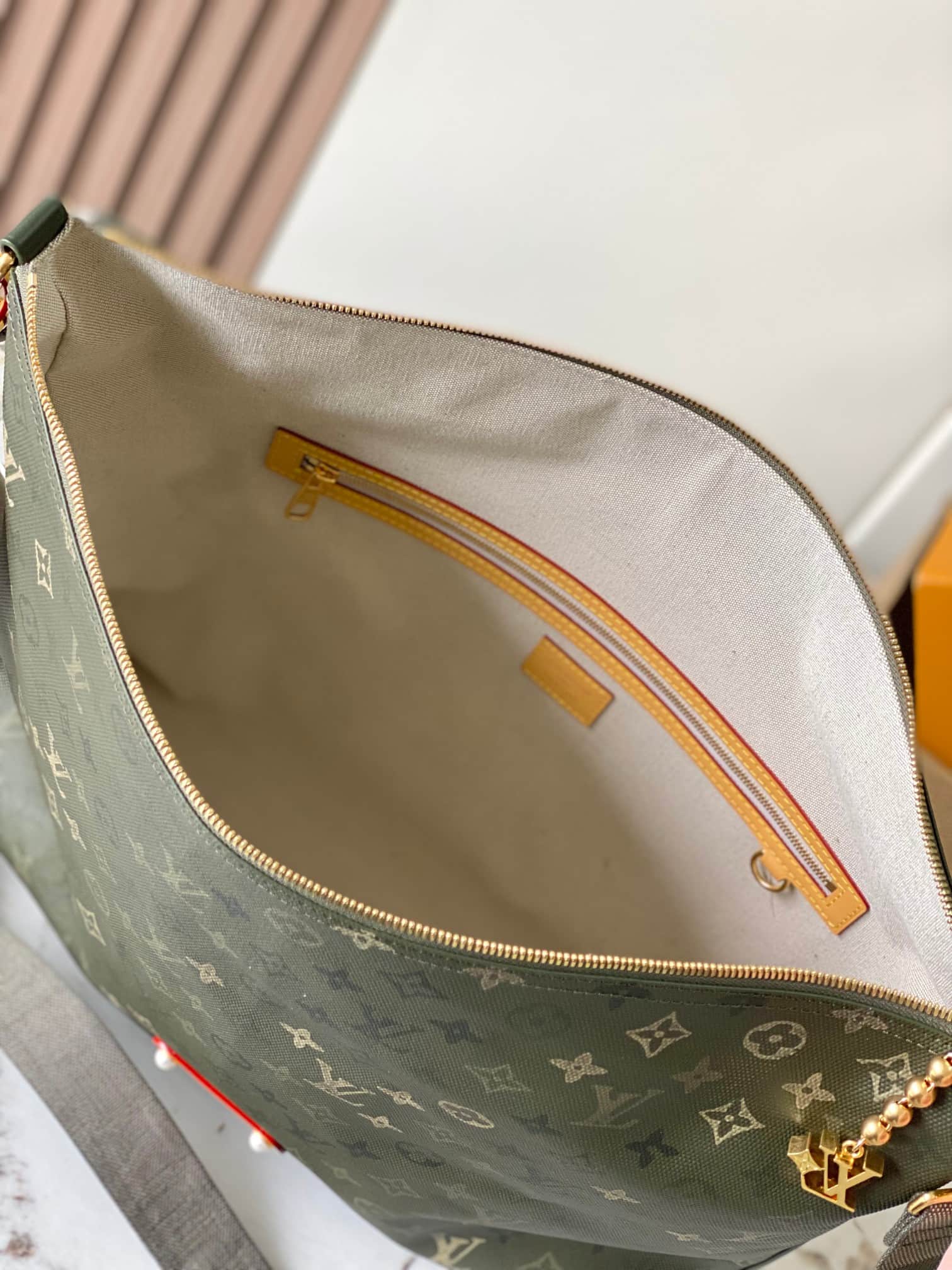 Louis Vuitton Vagabond Hobo Khaki Monogram Surplus coated canvas M27181 TOP
