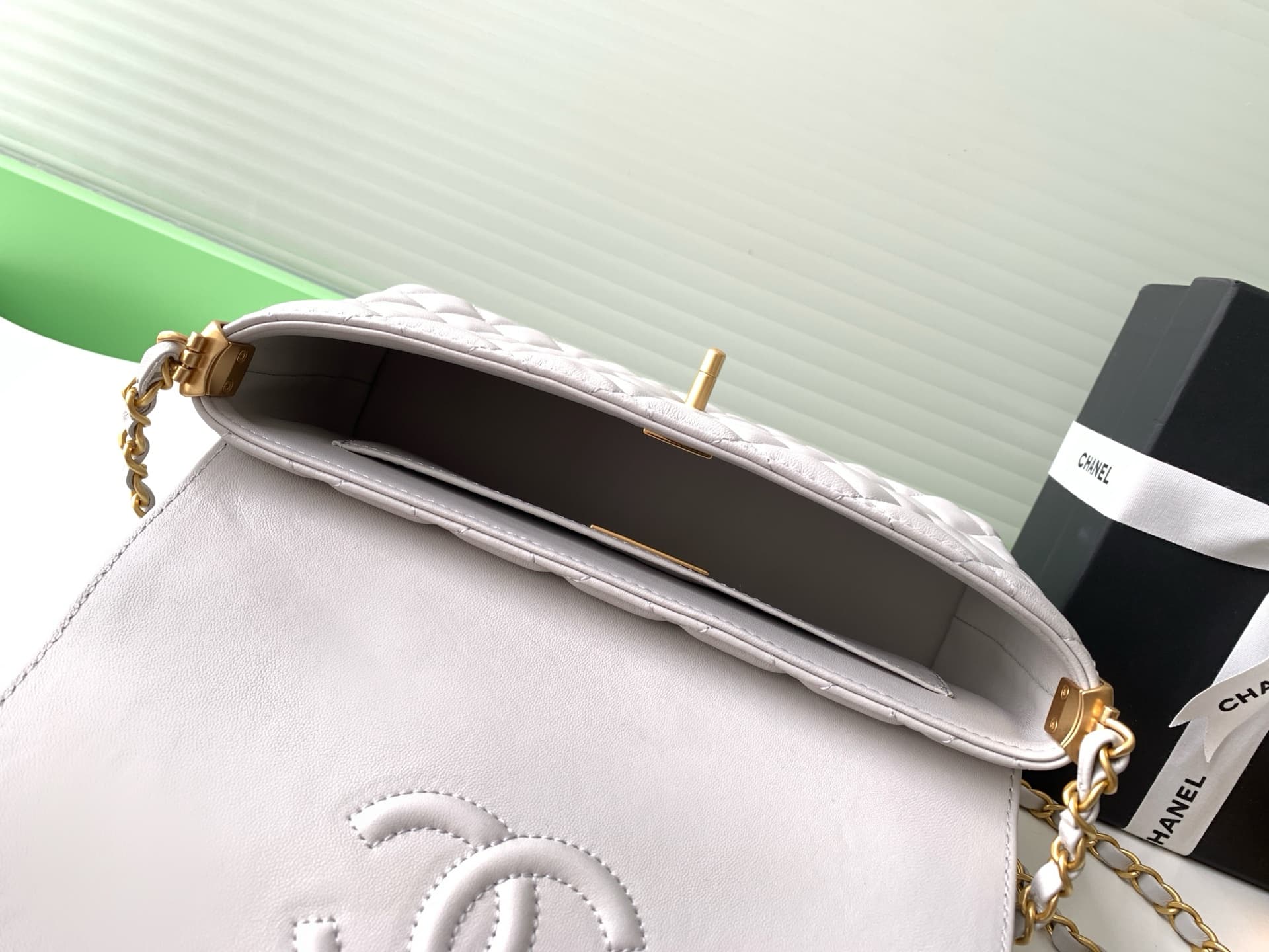 FLAP BAG WITH TOP HANDLE Lambskin Gold-Metal AS5356 Gray A