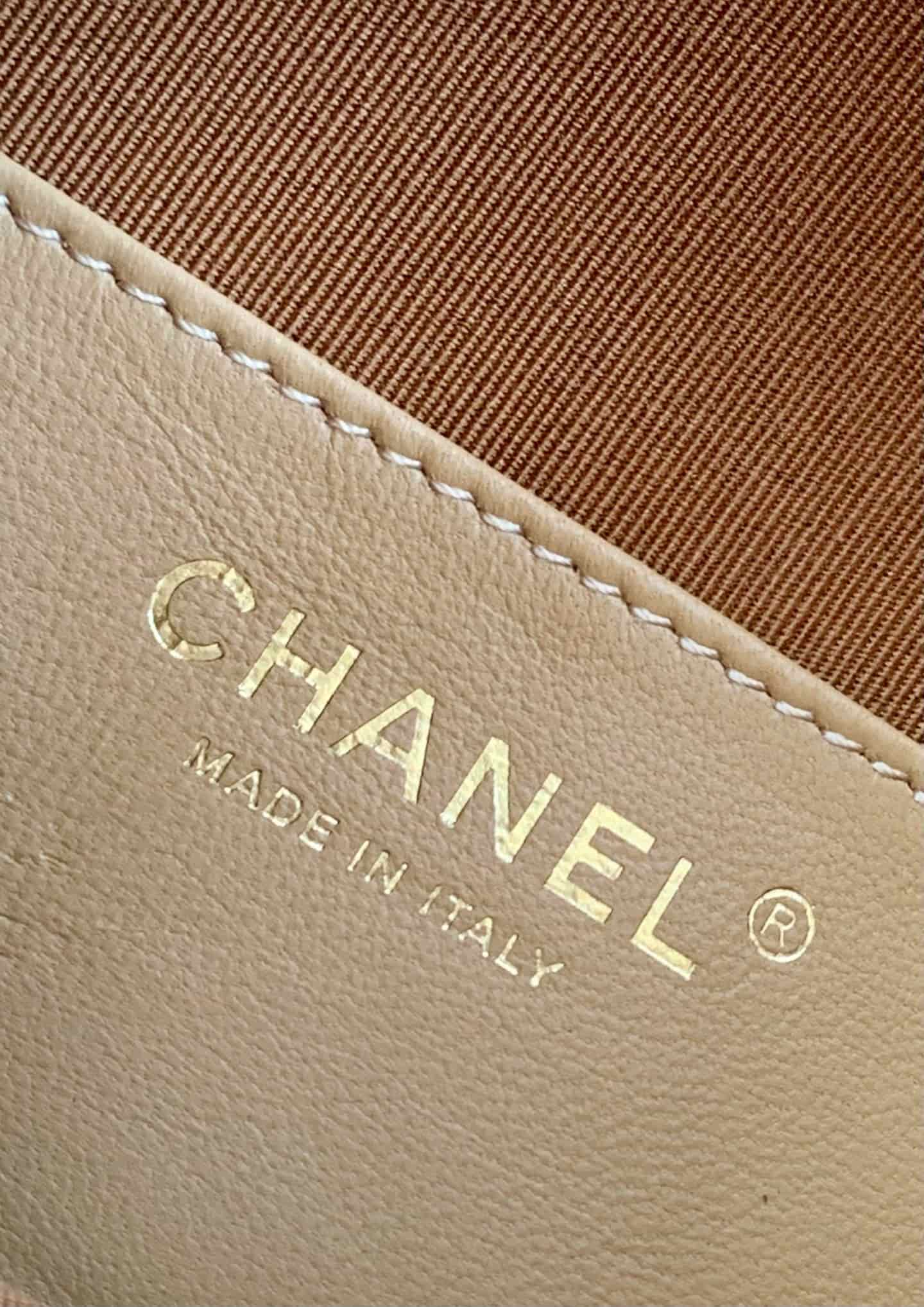 Chanel 25 Small Hobo handbag AS5293 Suede & gold-tone metal Brown A