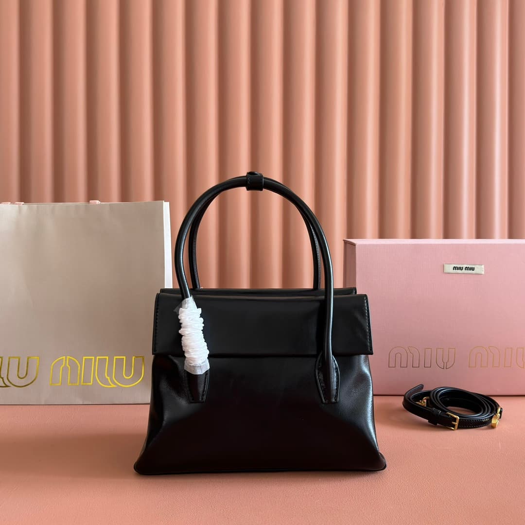 Miu Miu Solitaire shiny Calfskin leather bag Black 5BA301 High