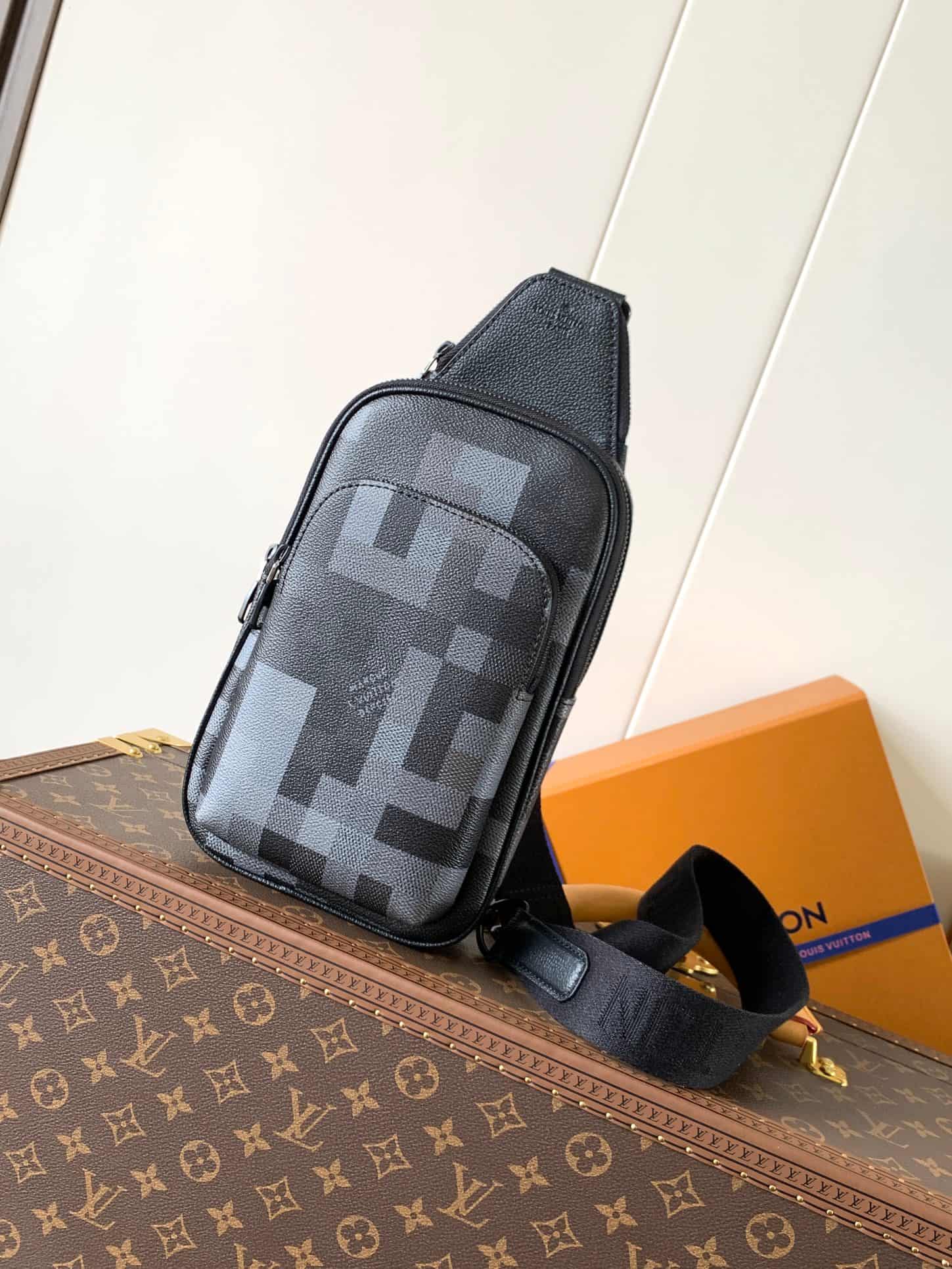 Louis Vuitton Avenue Slingbag Damoflage Black coated canvas M14953 High