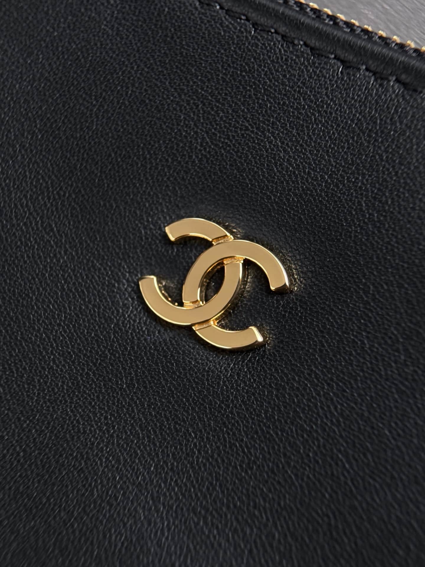 CHANEL Coco Beach Small Flap Bag Mesh, Charms & Gold-Tone Metal AS6156 A