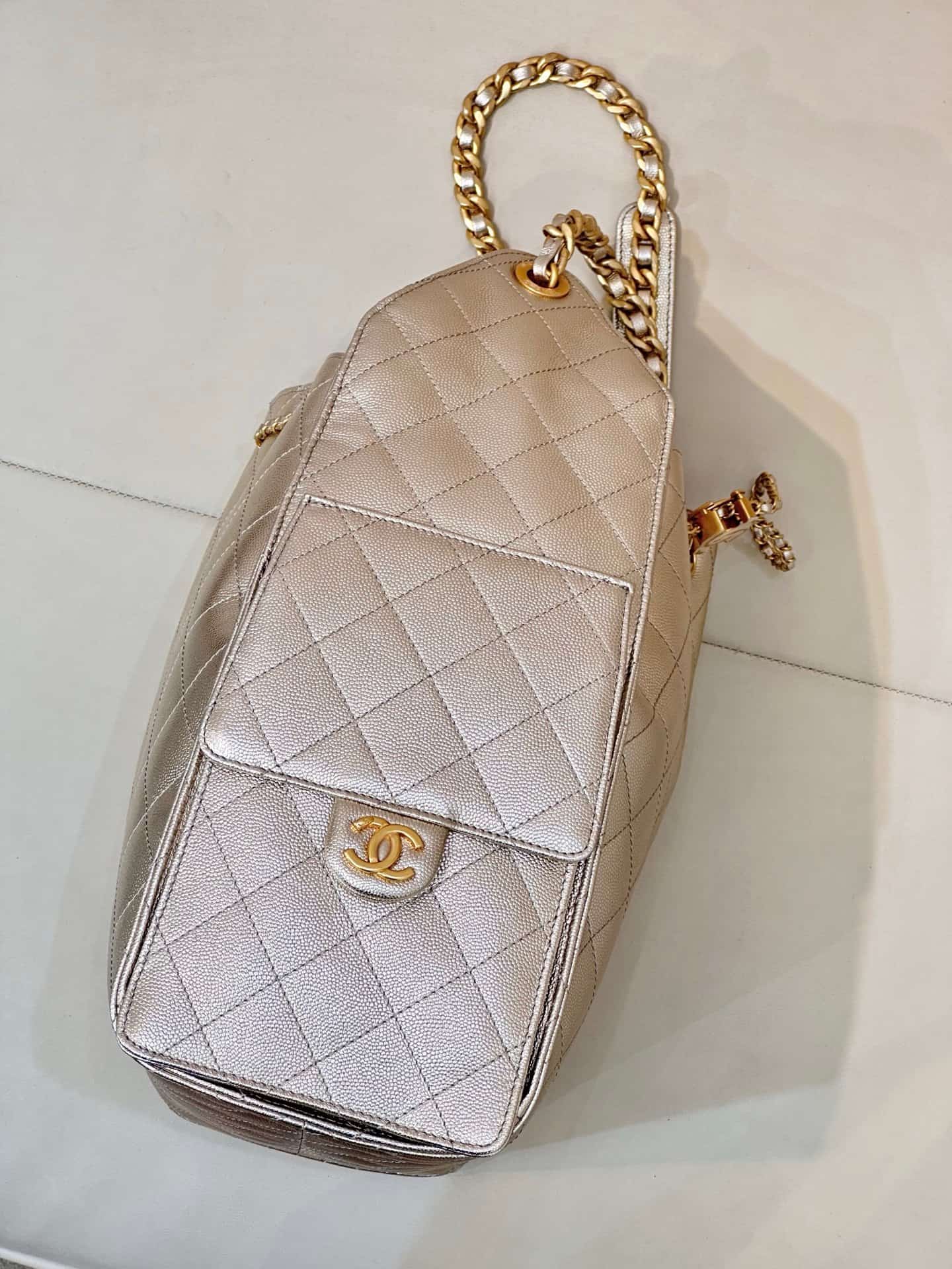 Chanel 25 Medium Hobo handbag AS5311 Grained Calfskin & Gold-tone Metal champagne TOP