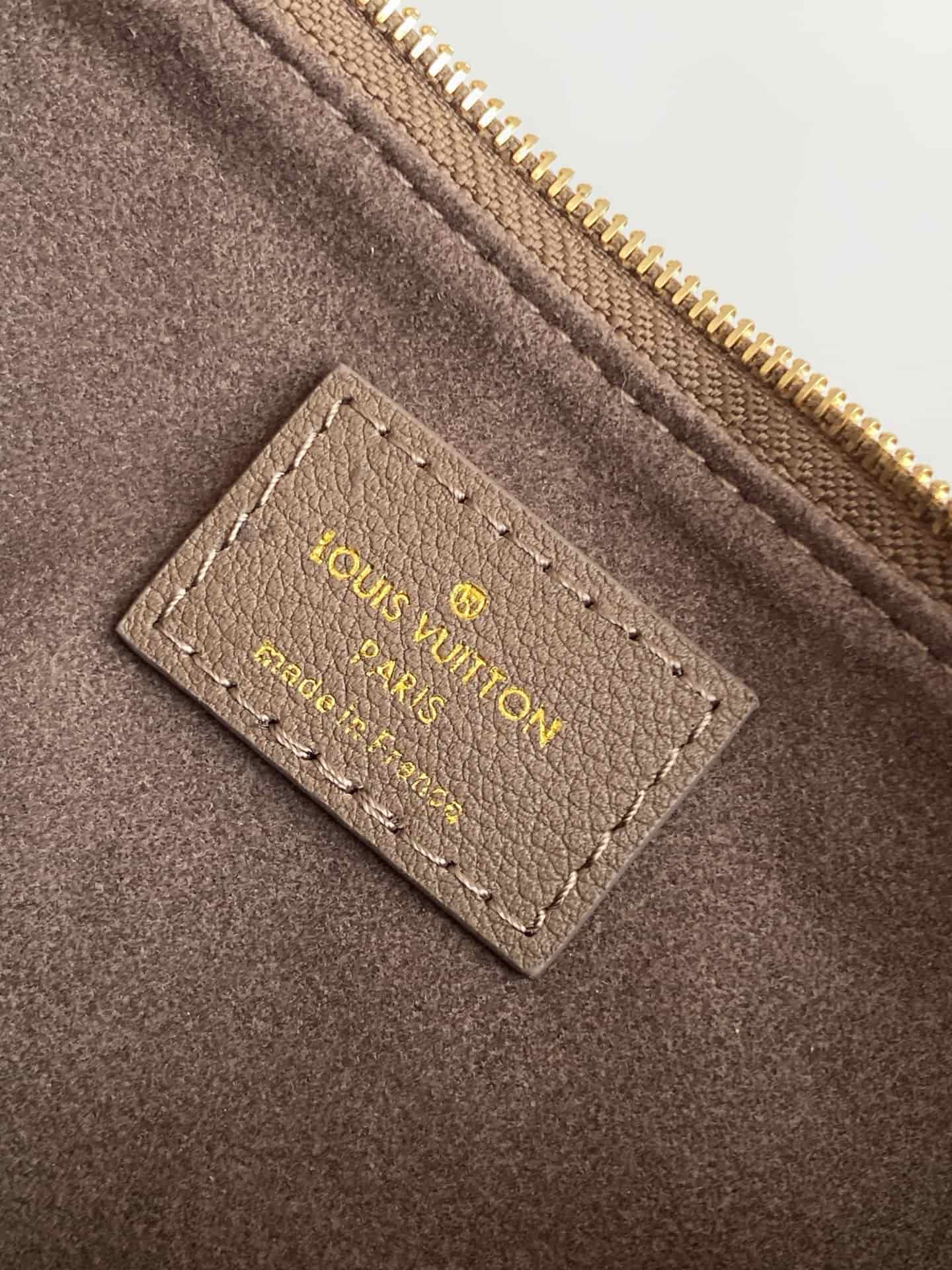 Louis Vuitton Pochette Liv Smoke Gray Embossed grained cowhide leather M25816 High