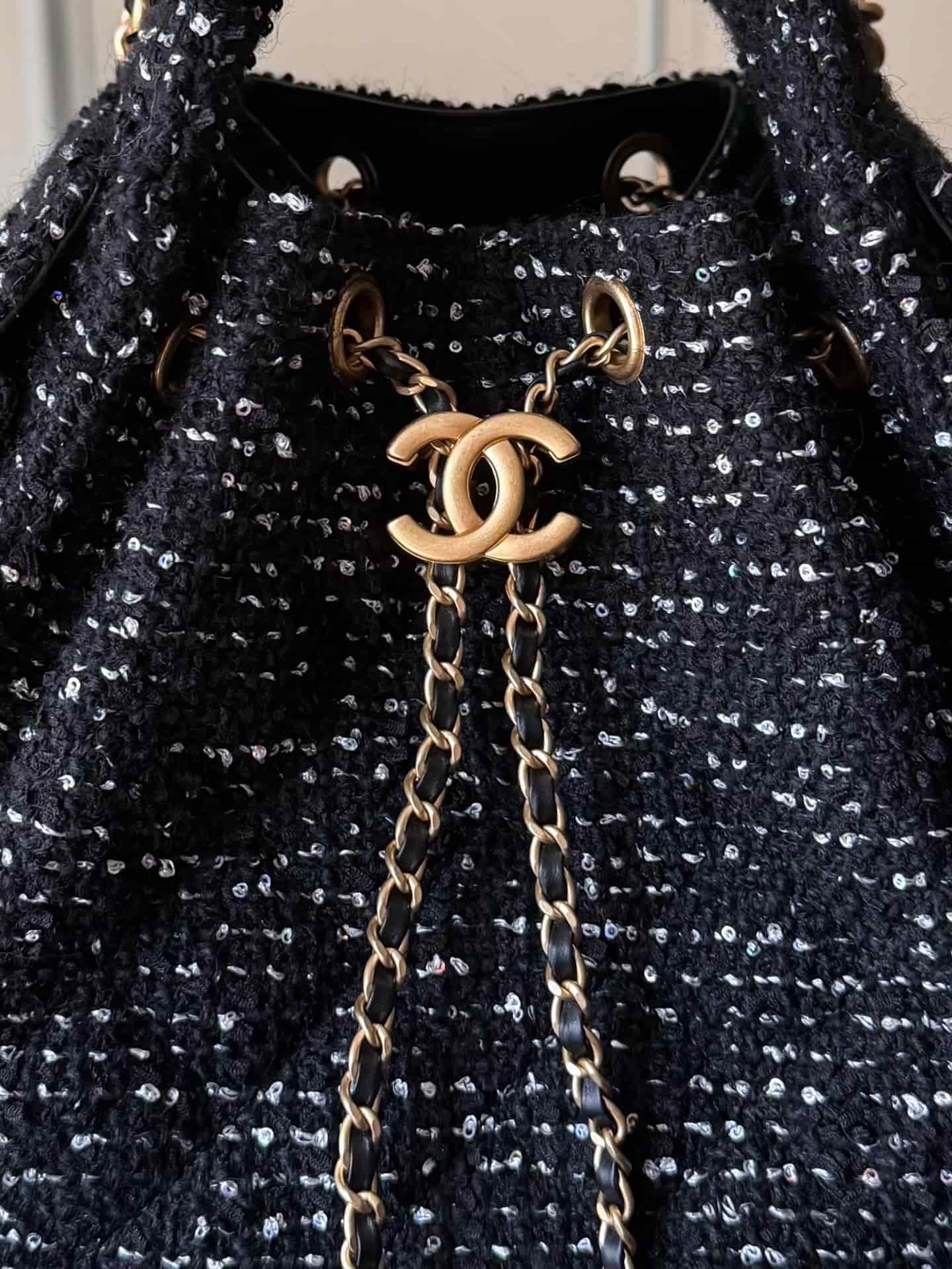 Chanel 25 Small Hobo handbag AS5293 Wool Tweed & Gold-Tone Metal Black&White A
