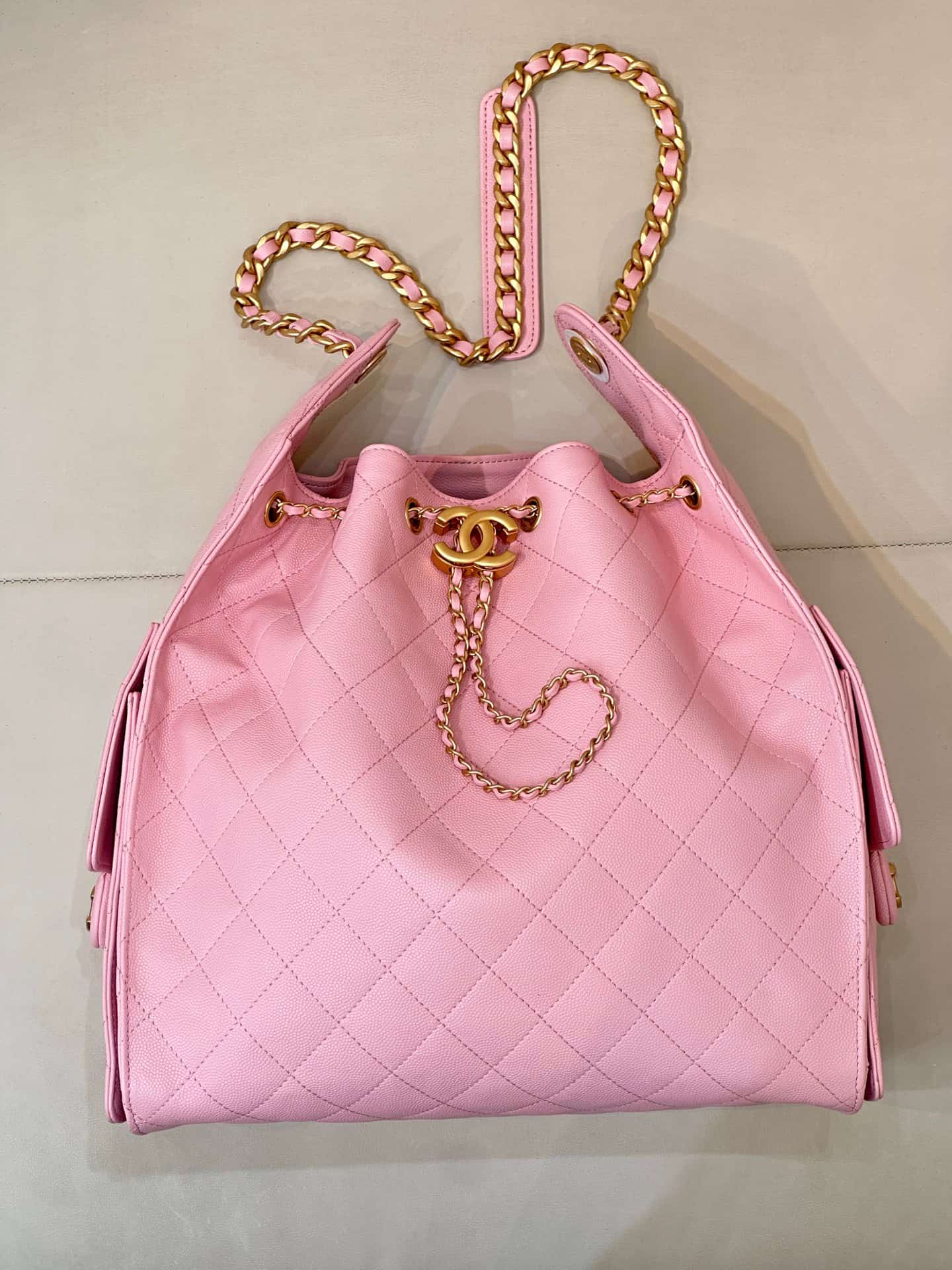 Chanel 25 Medium Hobo handbag AS5311 Grained Calfskin & Gold-tone Metal Pink TOP