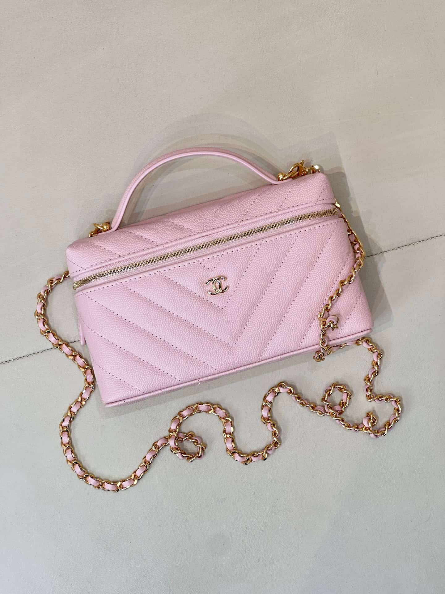 Chanel Vanity with Chain Grained Shiny Calfskin & Gold-Tone Metal Pink AP5212 TOP