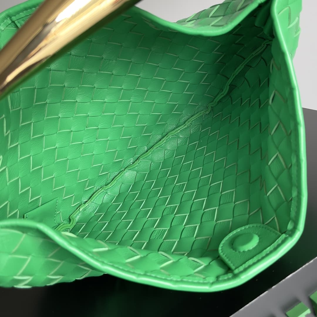 BV Sardine Small Intrecciato Green TOP
