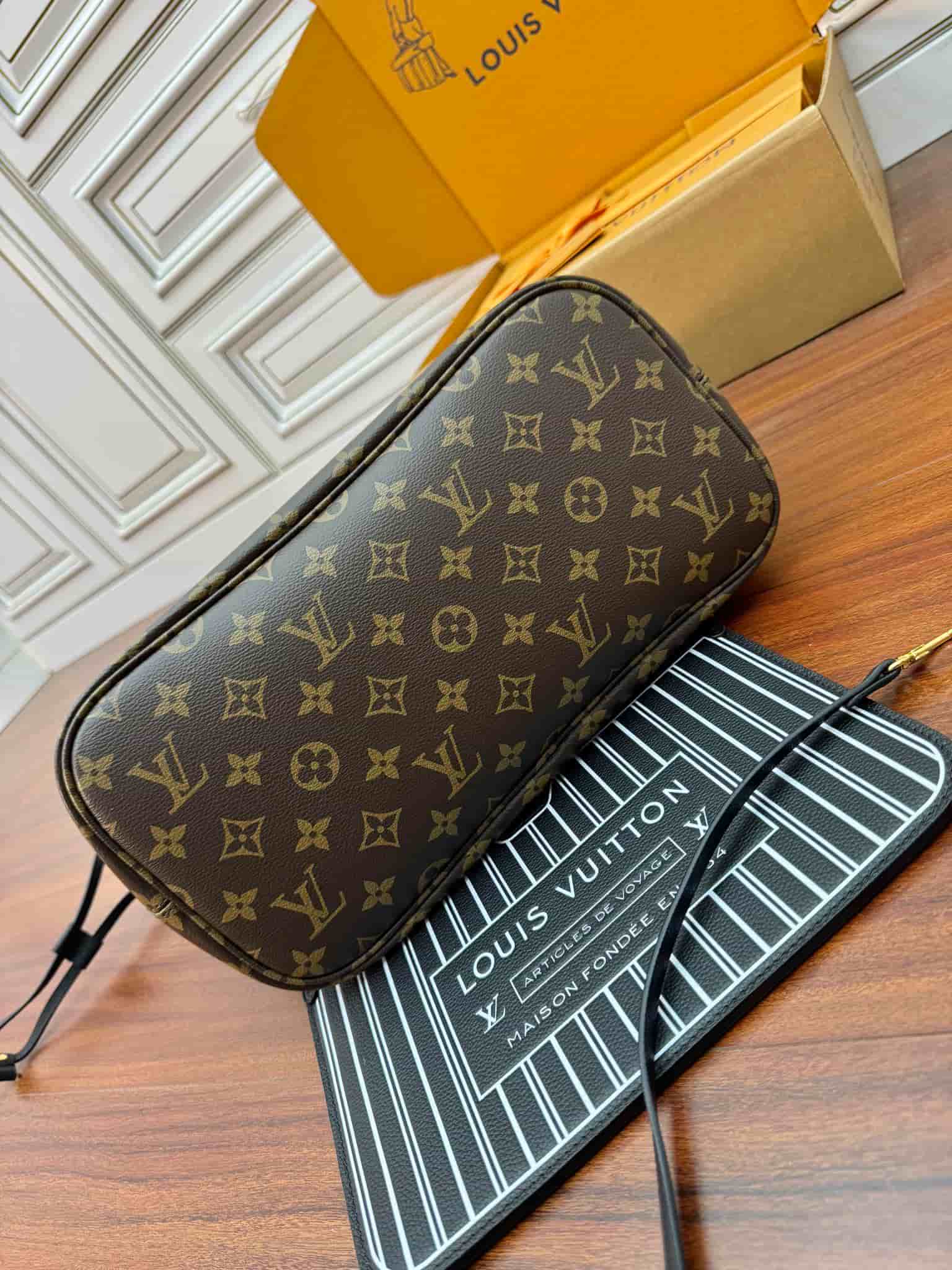Louis Vuitton Neverfull Inside Out MM Black cowhide leather/Monogram Coated Canvas M11946 TOP