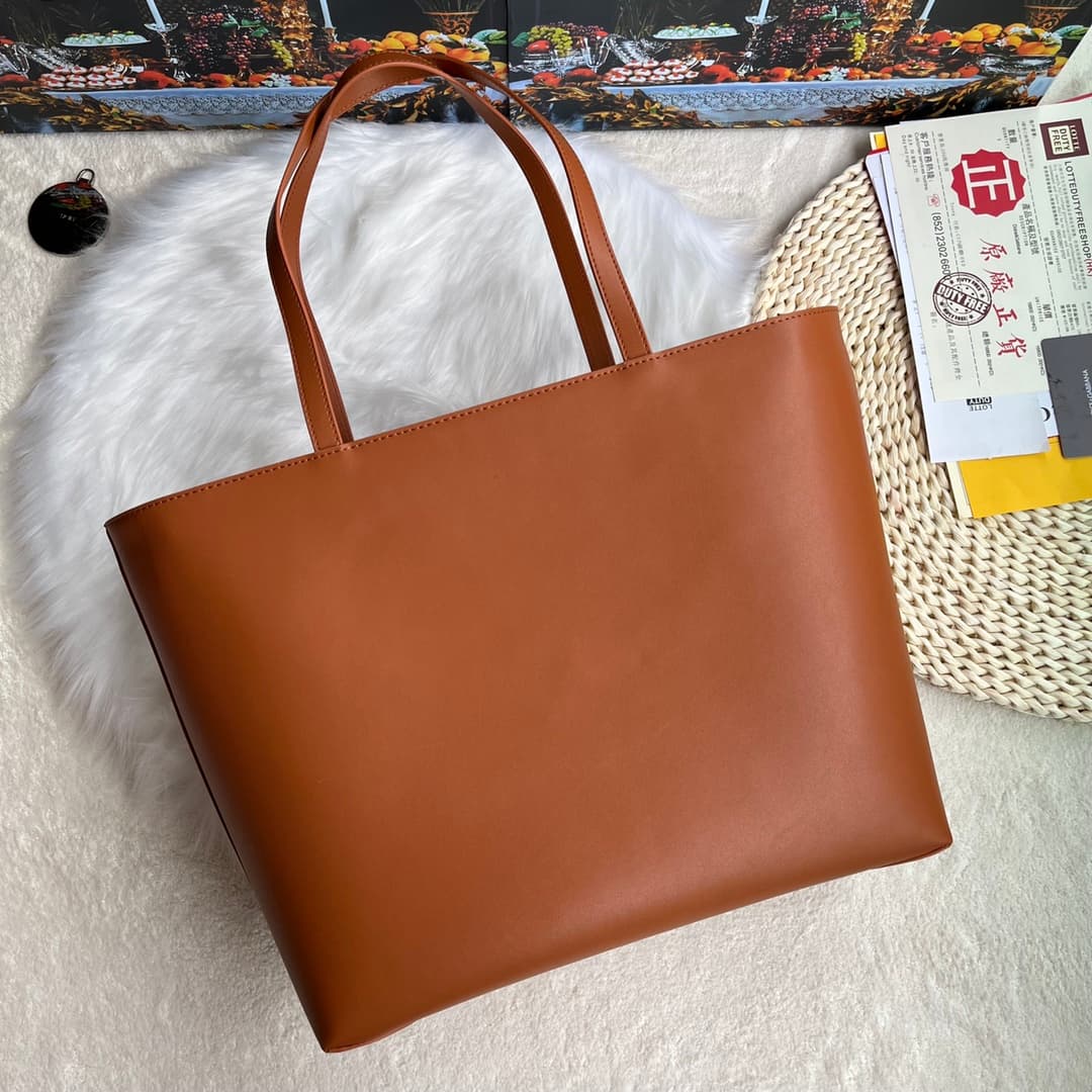 Dolce & Gabbana  Medium calfskin DG Logo Bag shopper in Brown High
