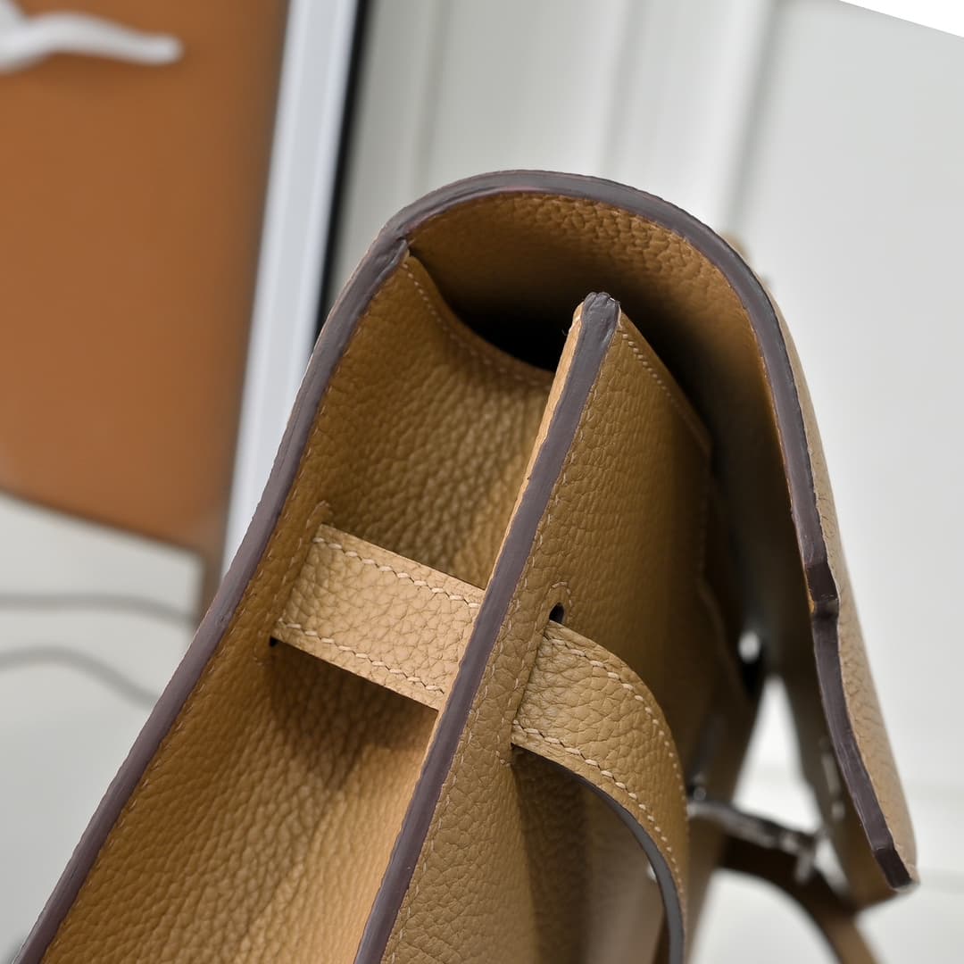 Hermes Kelly depeches Togo 36 briefcase In Beige Metal CalfskIn WAX High
