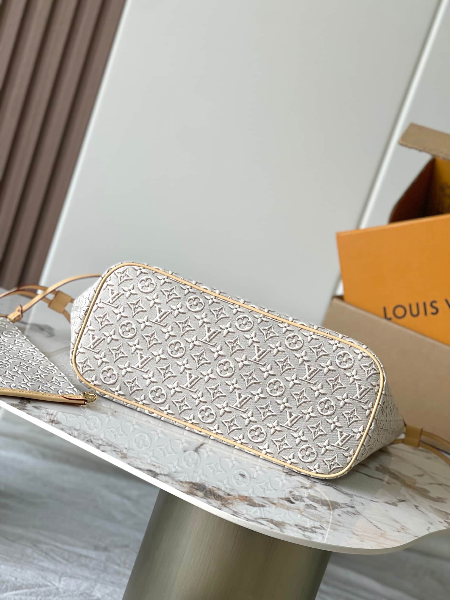 Louis Vuitton Neverfull MM Monogram Emblème Peuplier M2A381 TOP