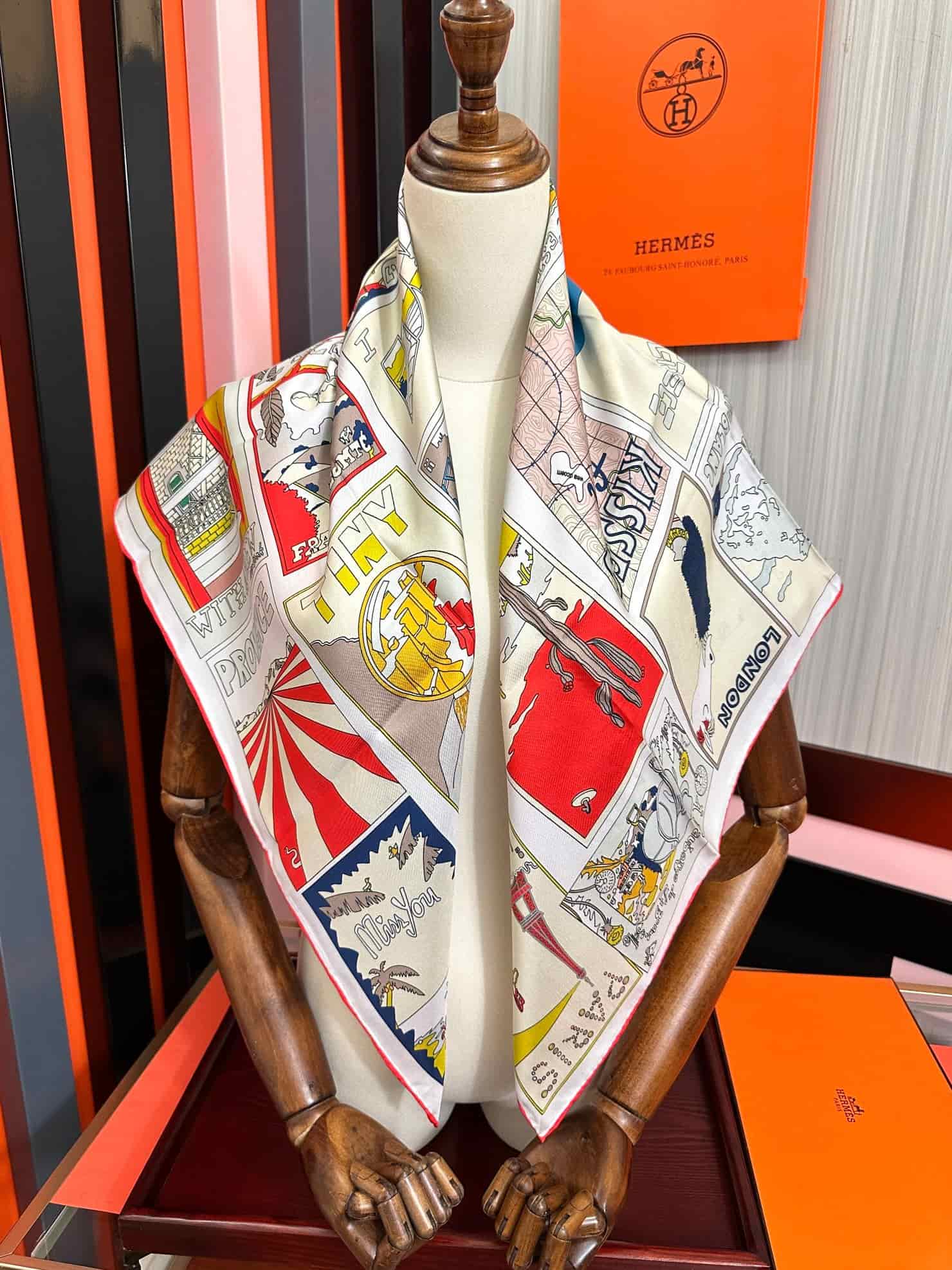 Hermès On Est Bien Ici! Scarf