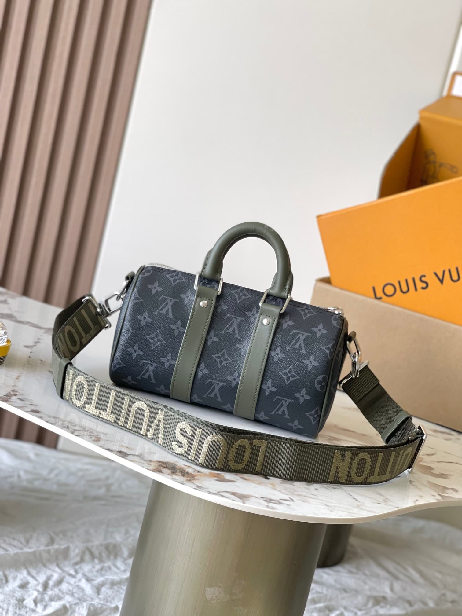 Louis Vuitton Keepall Bandoulière 25 Khaki Green Monogram Eclipse coated canvas M28638 TOP