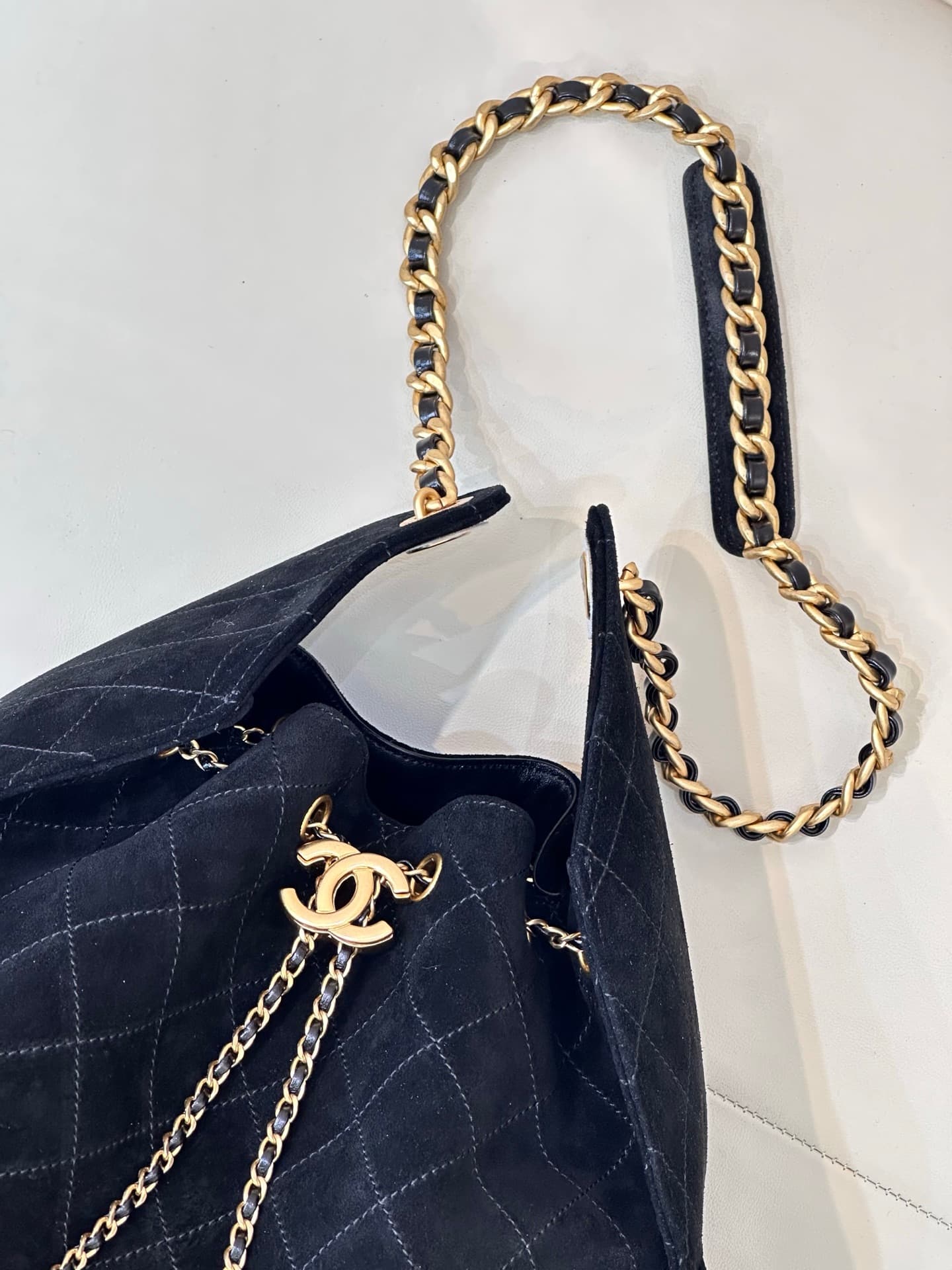 Chanel 25 Medium Hobo handbag AS5311 Suede &Gold-tone Metal Black TOP