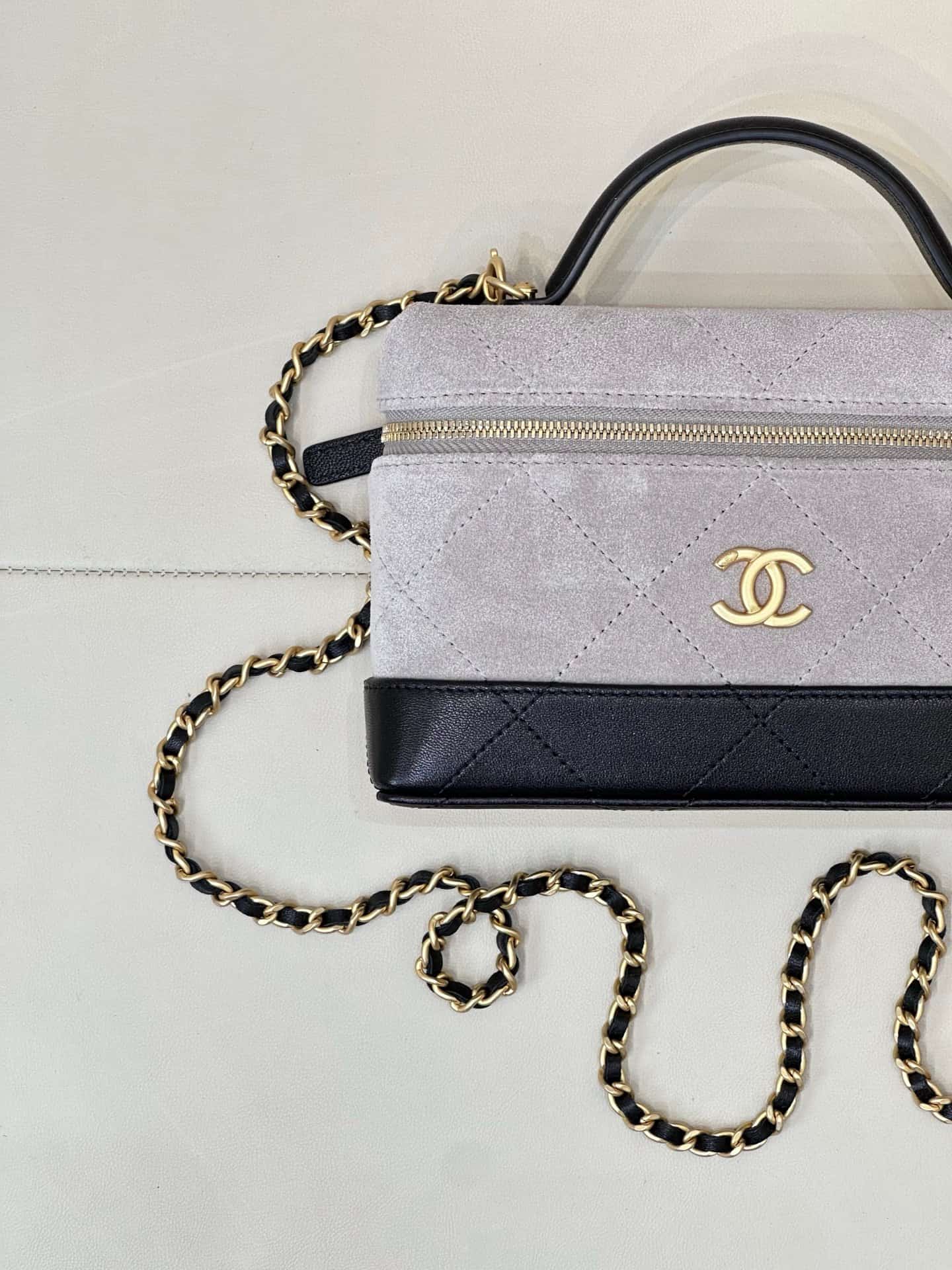 Chanel Vanity With Chain Suede Calfskin Shiny Lambskin & Gold-Tone Metal Gray & Black AP5186 TOP