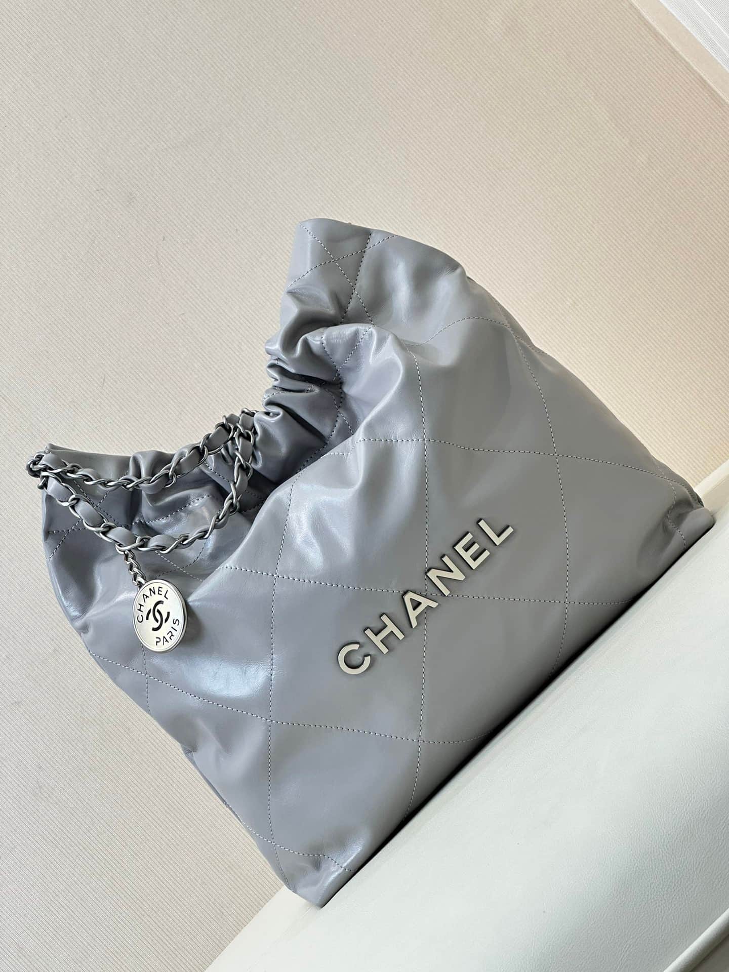 Chanel 22 Small handbag Shiny calfskin & silver-tone metal AS3260 Grey TOP