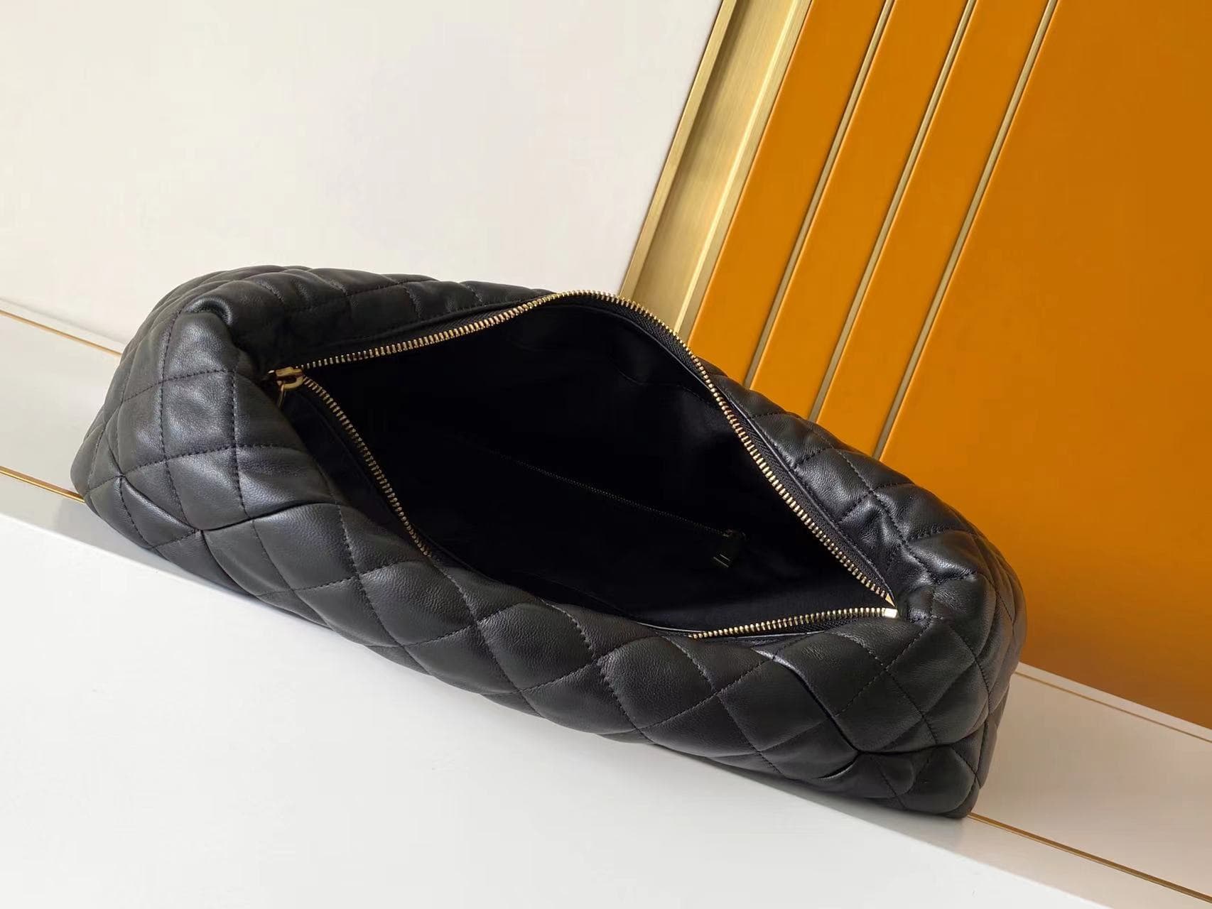 ICARE hobo in quilted nappa BLACK High