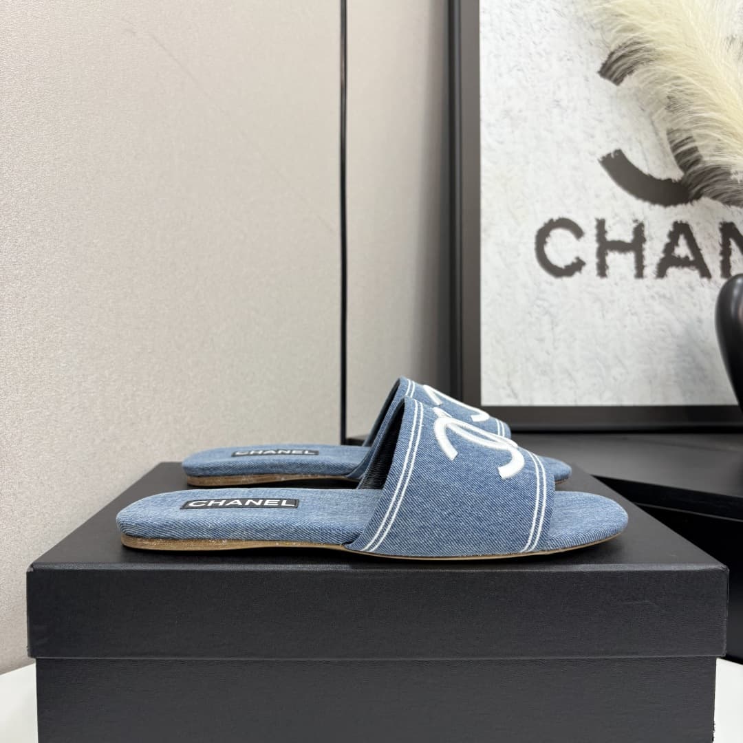 Chanel Interlocking CC Logo Slides Shoes Women