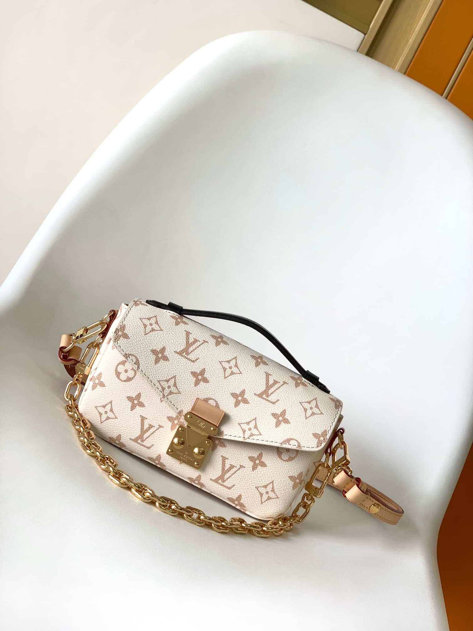 Louis Vuitton POCHETTE MÉTIS EAST WEST Monogram Dune coated canvas M46914 High