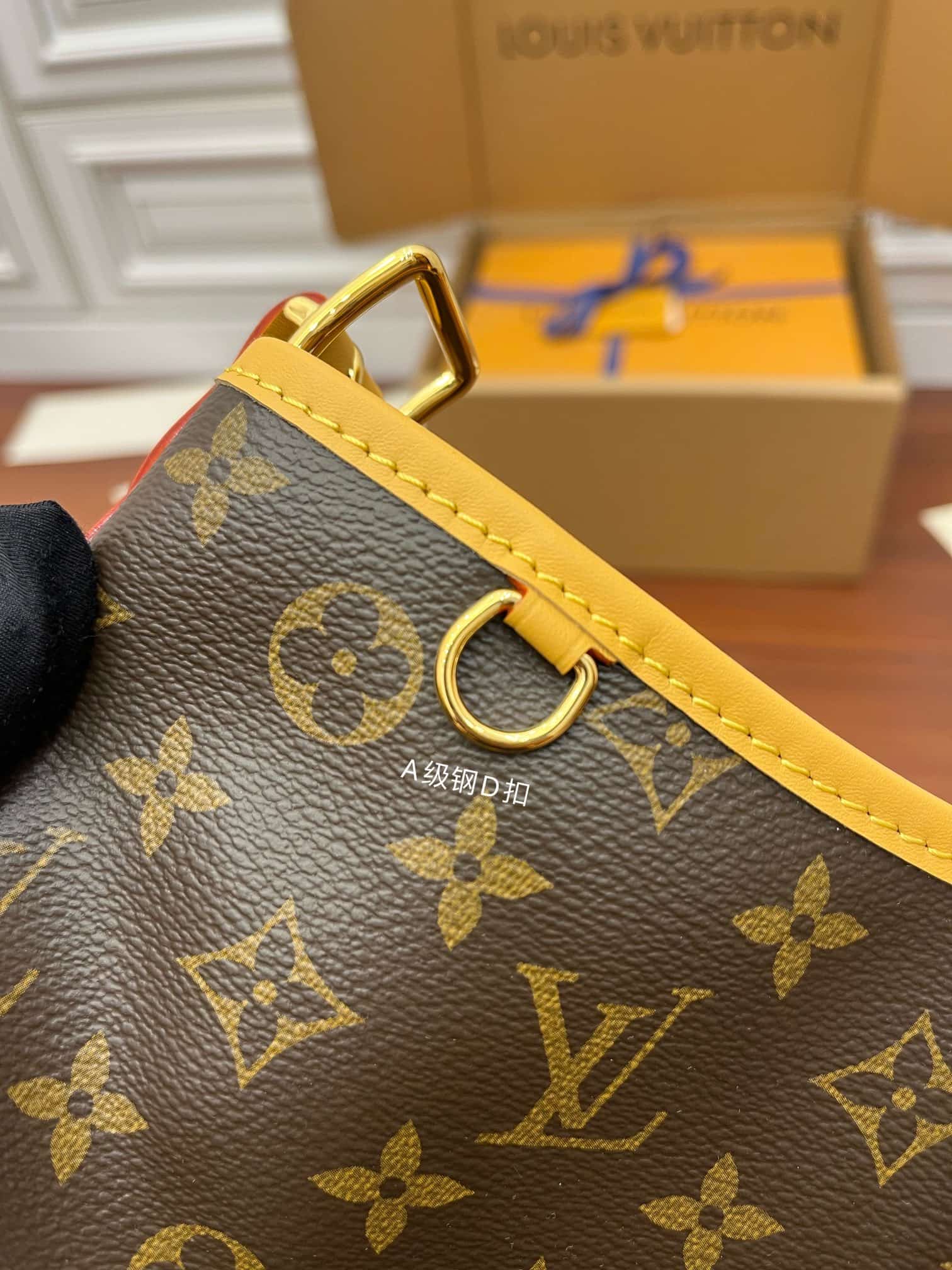 Louis Vuitton CarryAll PM M46203 Monogram coated canvas TOP