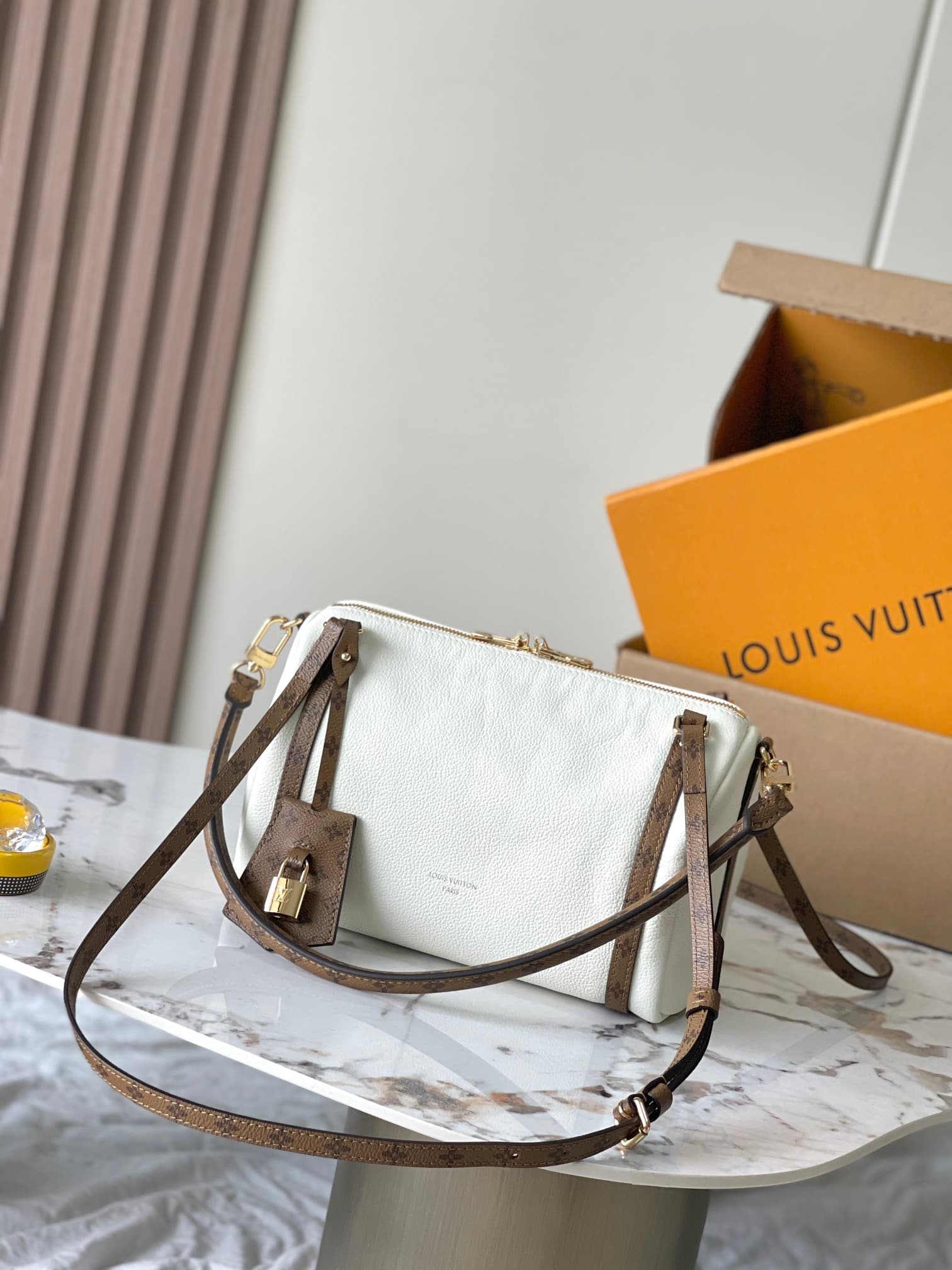 Louis Vuitton Express PM Vanilla/Monogram reverse Calfskin leather M29392 TOP