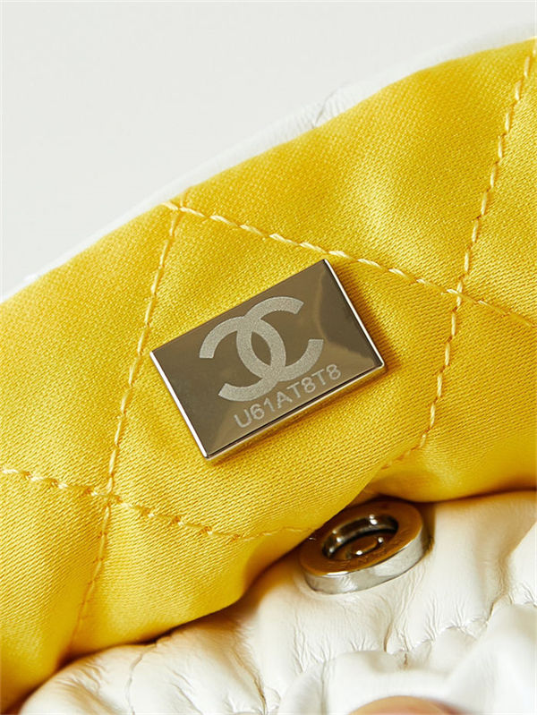Chanel 22 MINI HANDBAG Patent Gradient Calfskin & Lacquered Metal Yellow AS3980 A
