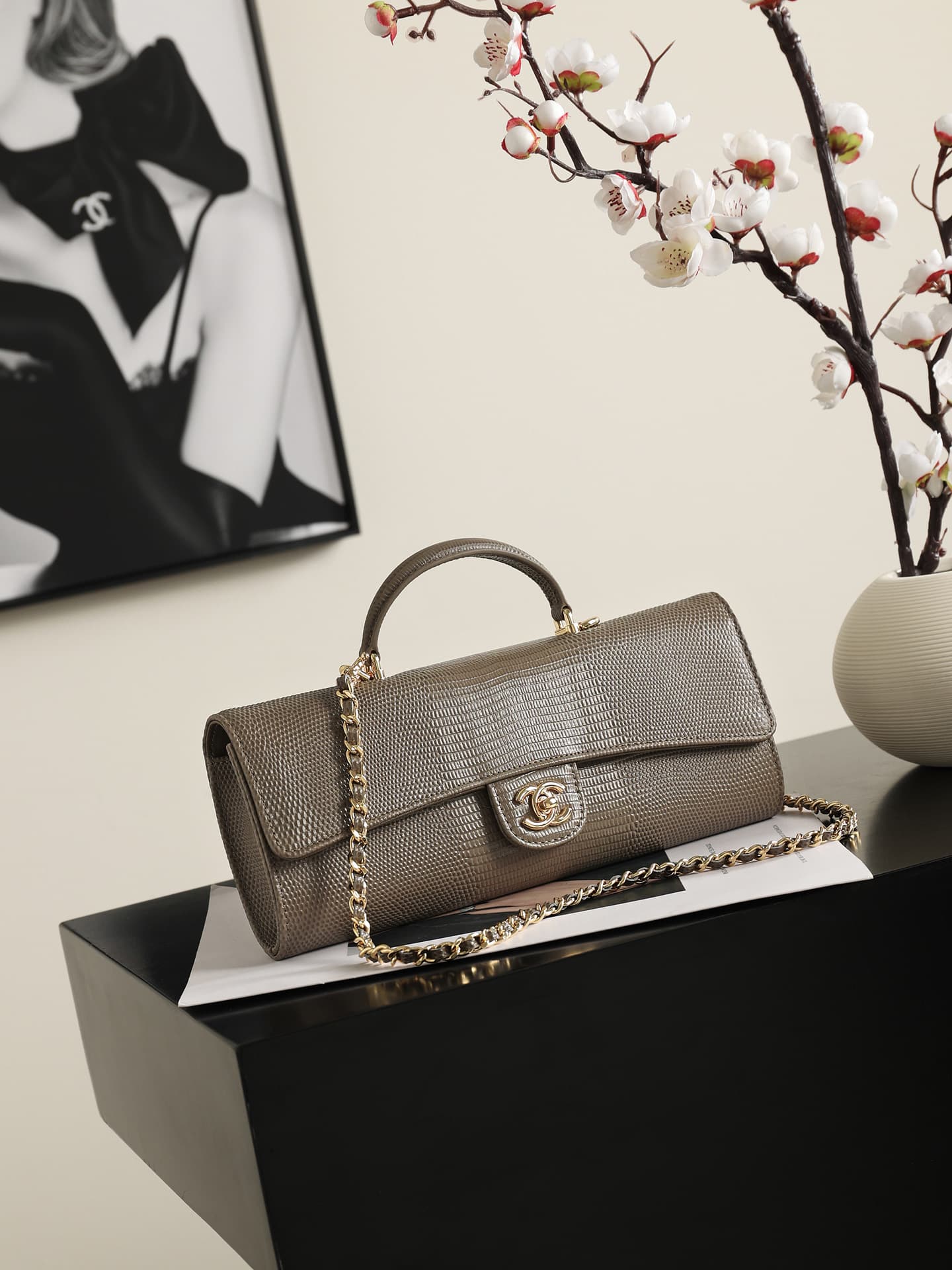 Chanel Clutch with chain Lizard Embossed Calfskin & Gold-Tone Metal Khaki AP5280 A