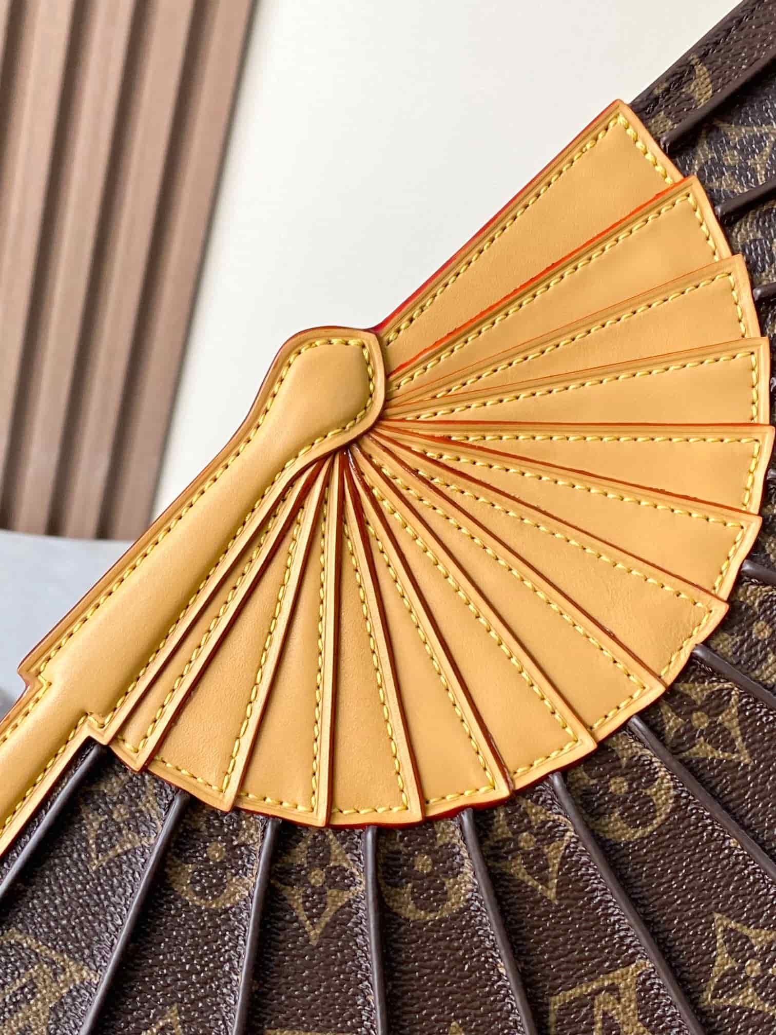 Louis Vuitton Fan Monogram coated canvas M14804 Top