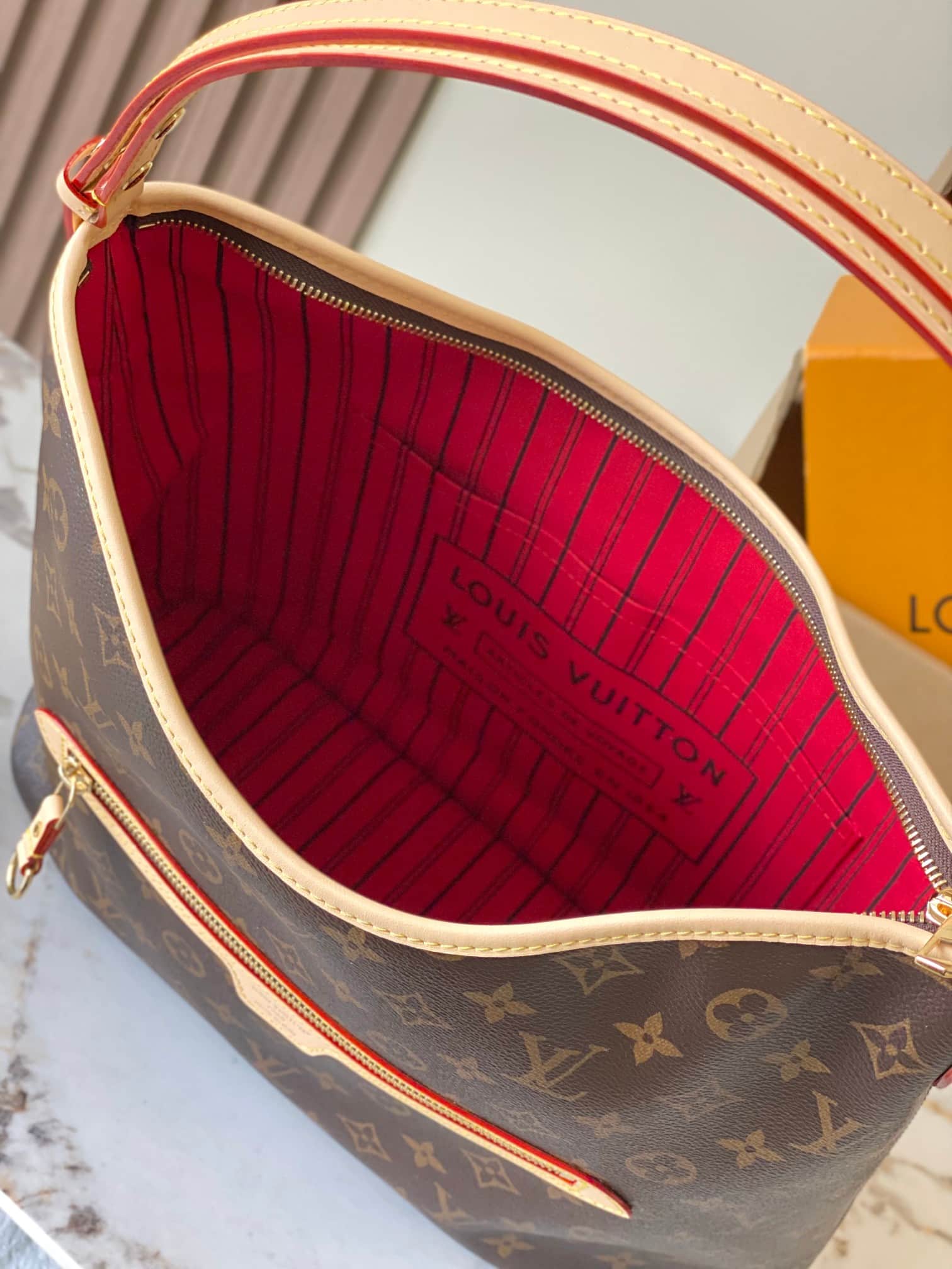 Louis Vuitton Lineup Monogram coated canvas M27335 TOP