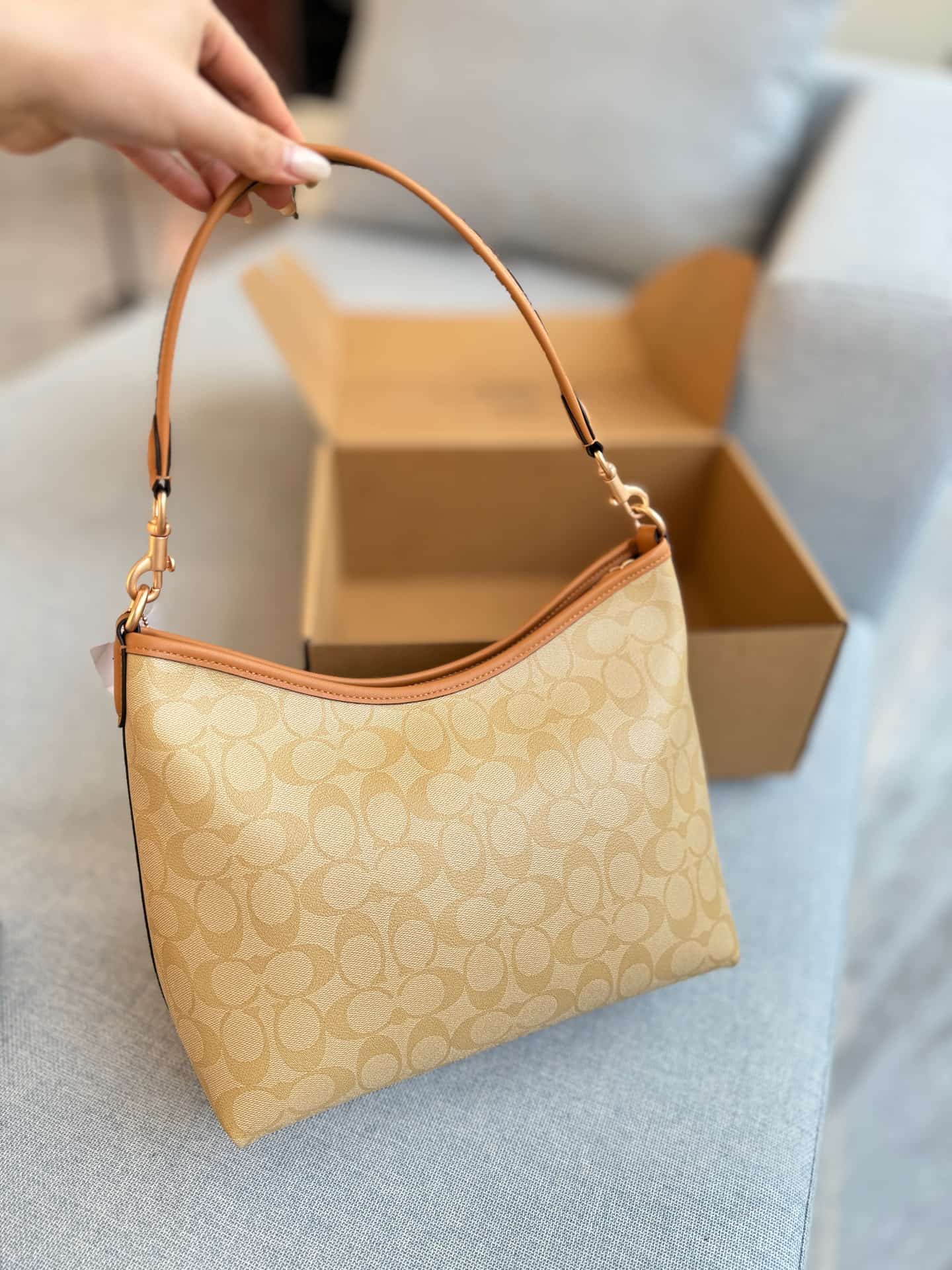 Coach Laurel Shoulder Bag In Signature Canvas