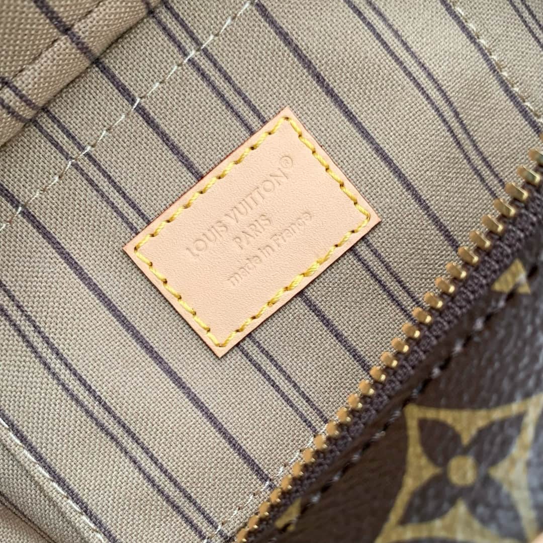 Louis Vuitton Hang On Monogram coated canvas M47031 High