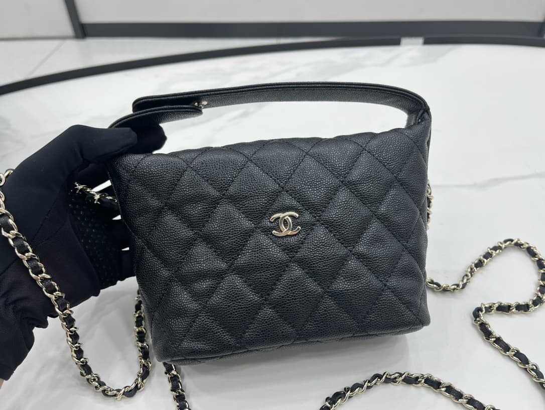 Chanel 25C Quilted Hobo Clutch on Chain Grained Calfskin & Gold Metal AP4386 A