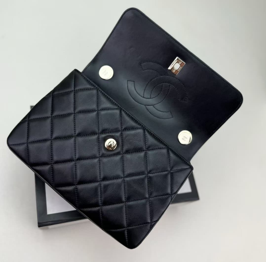 SMALL FLAP BAG WITH TOP HANDLE Lambskin Gold Metal Black B